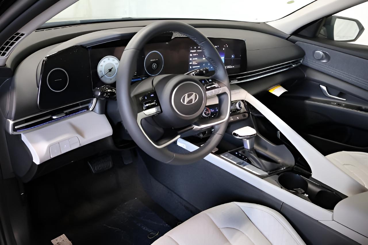 2026 Hyundai ELANTRA Limited Sedan