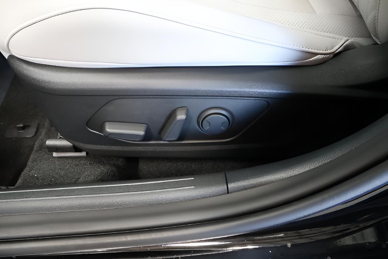2026 Hyundai ELANTRA Limited Sedan
