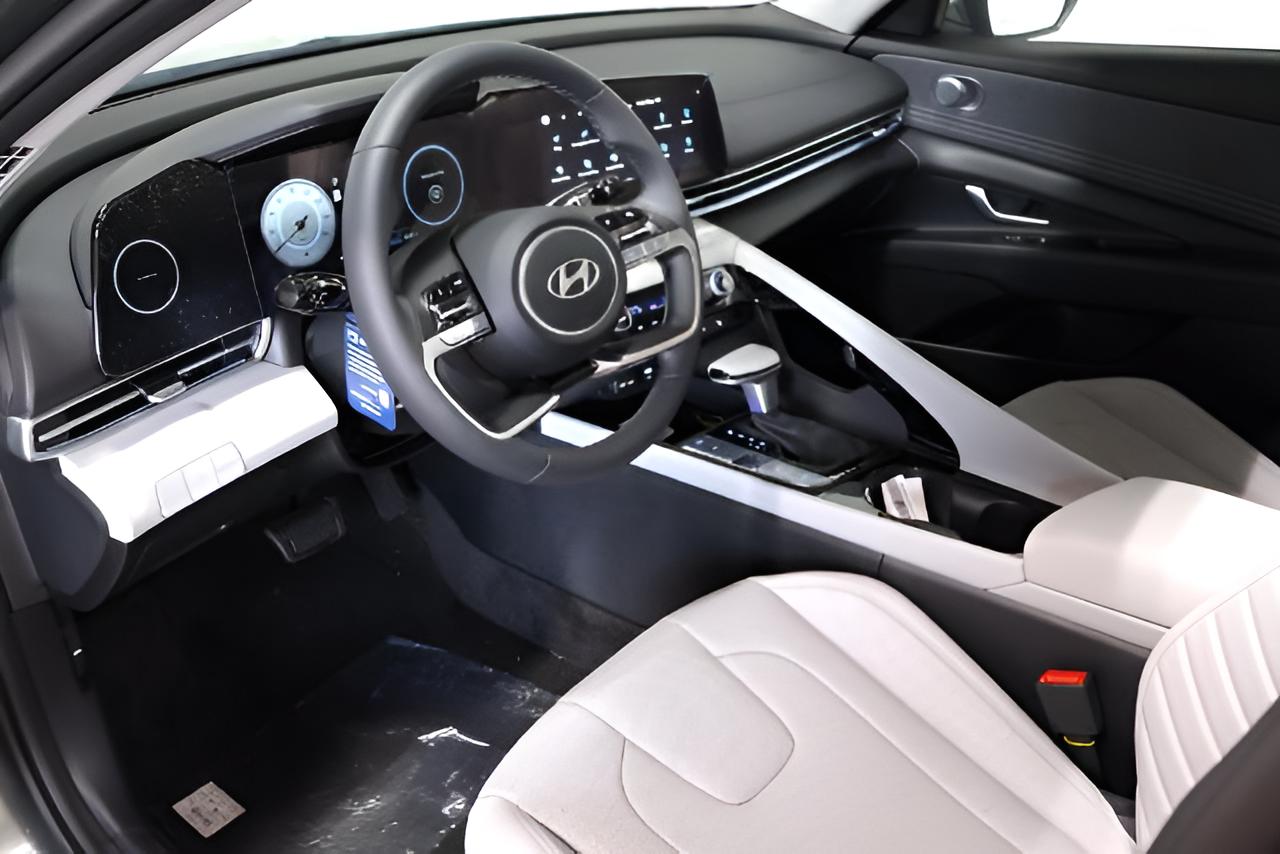 2026 Hyundai ELANTRA Limited Sedan