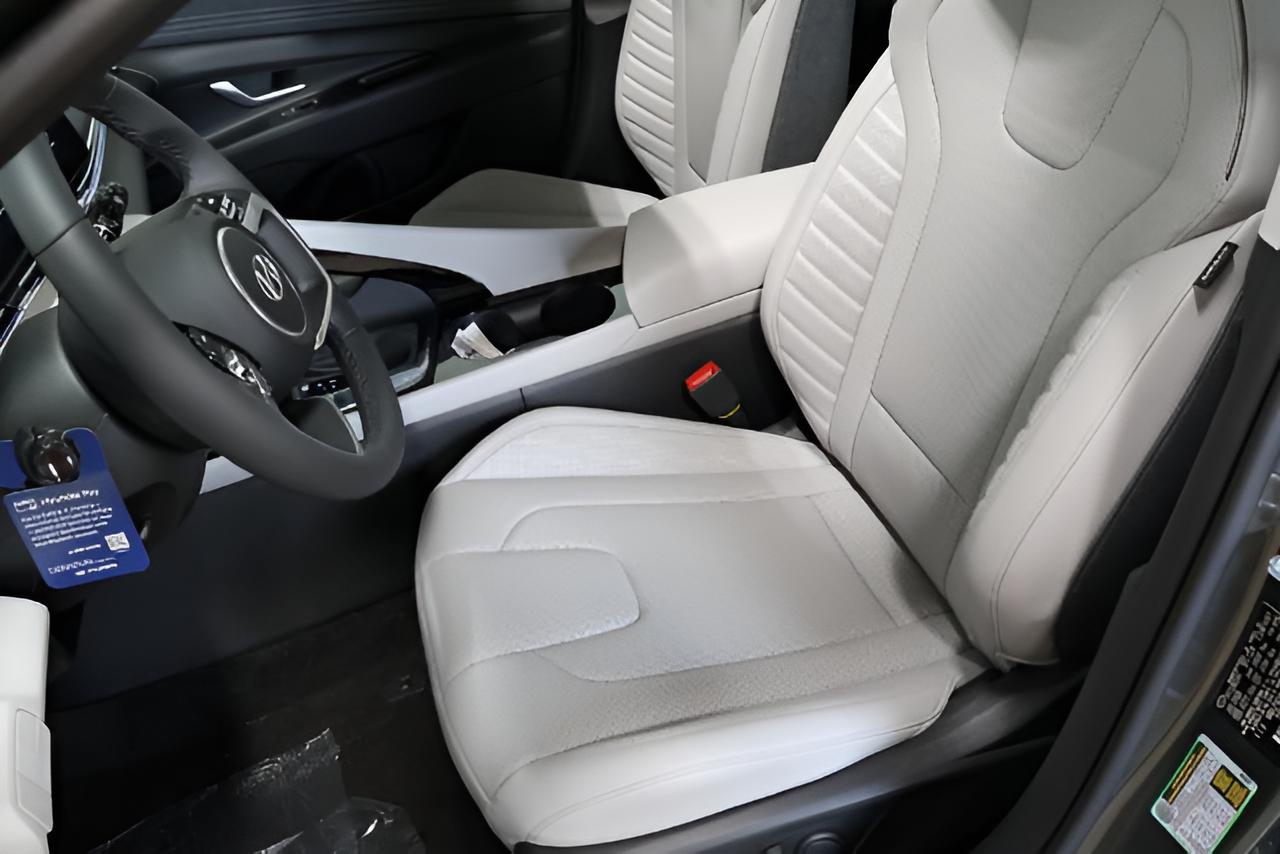 2026 Hyundai ELANTRA Limited Sedan
