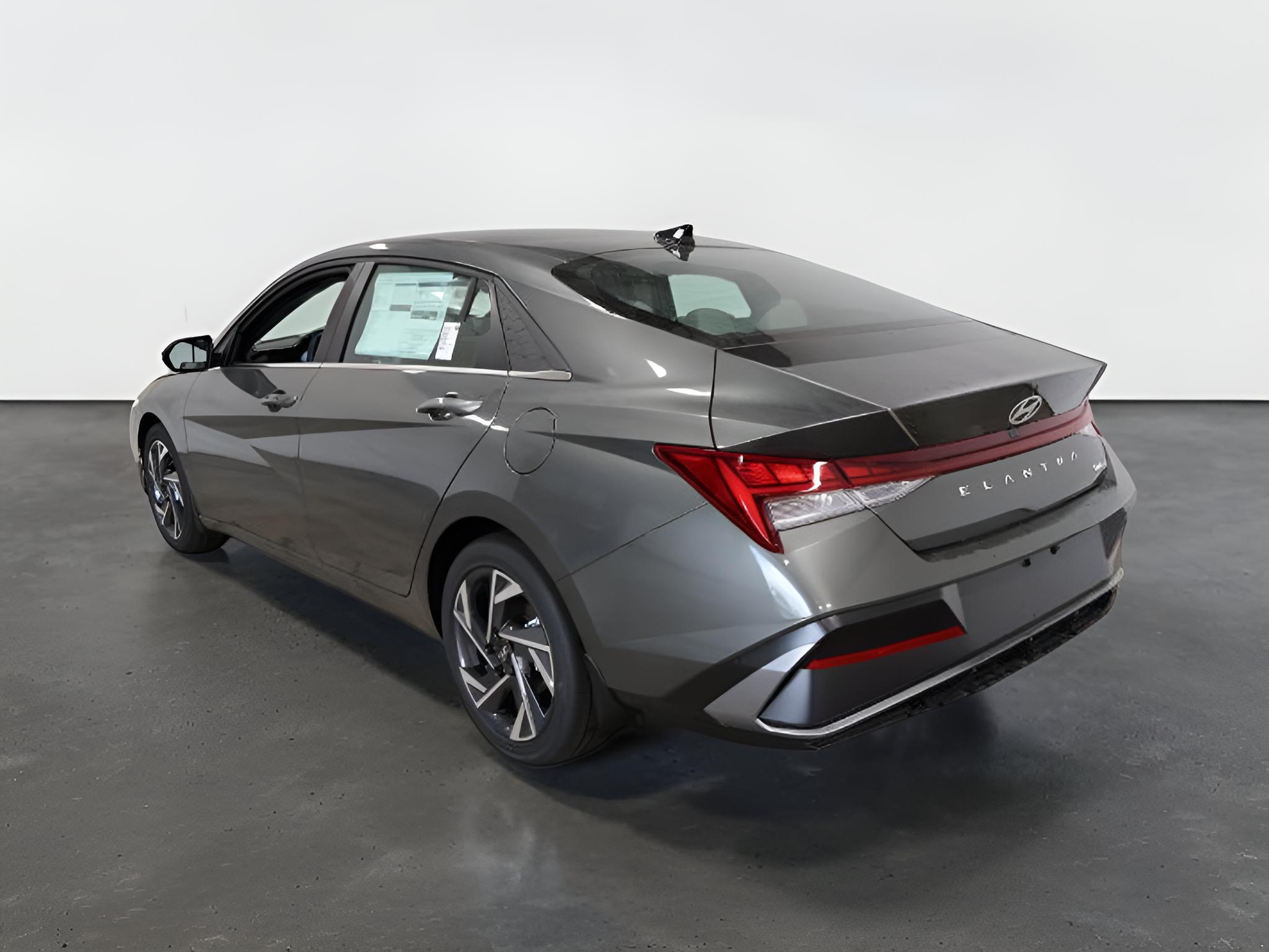 2026 Hyundai ELANTRA Limited Sedan