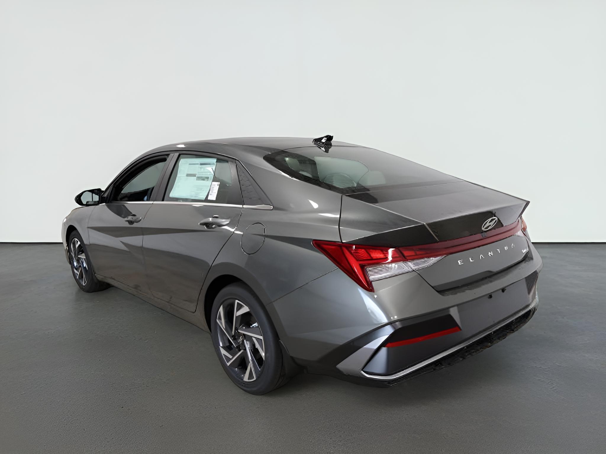 2026 Hyundai ELANTRA Limited Sedan