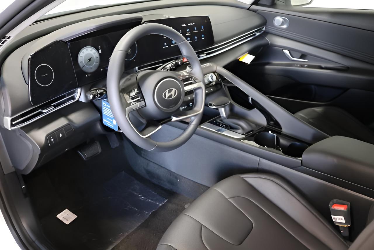 2026 Hyundai ELANTRA Limited Sedan