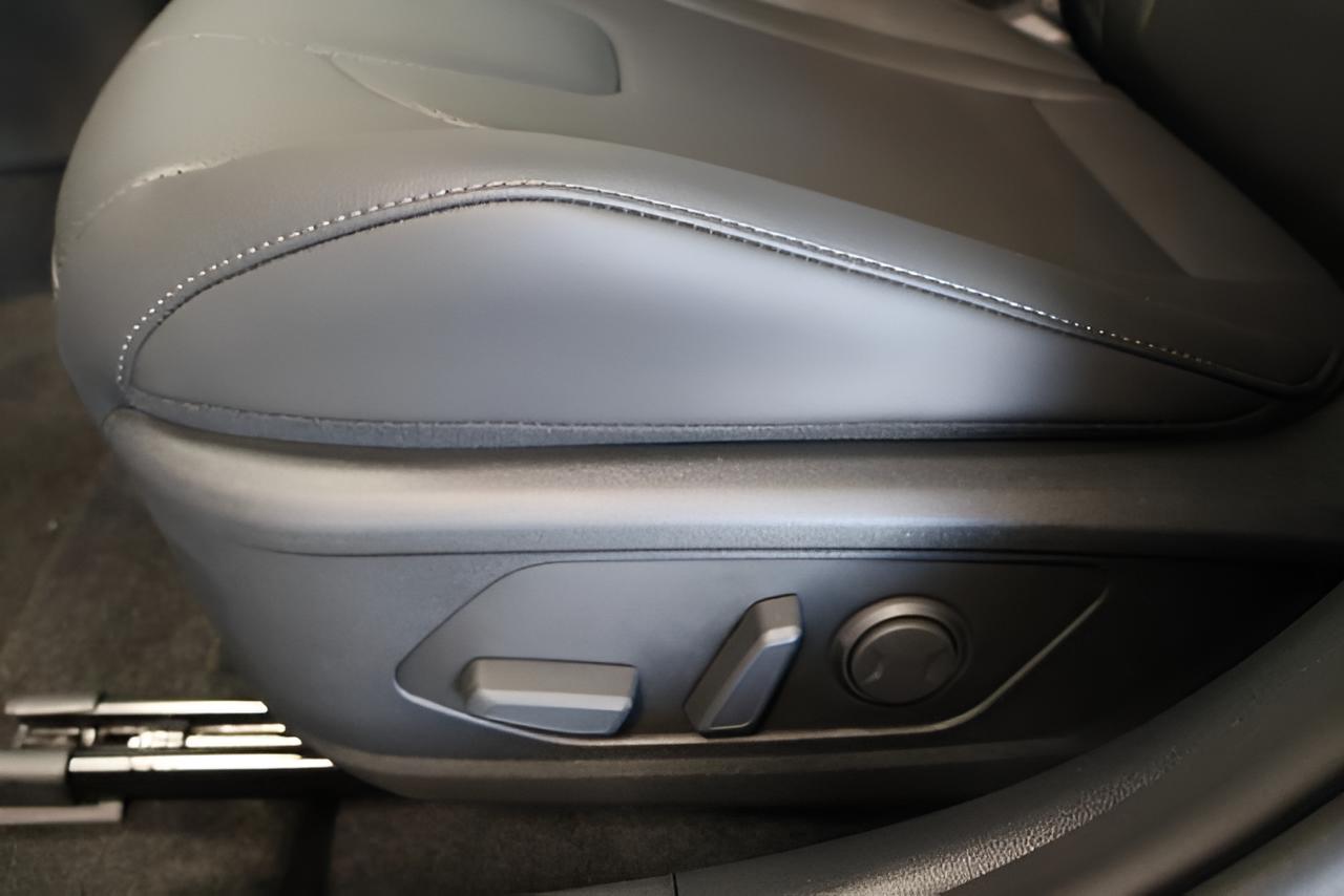 2026 Hyundai ELANTRA Limited Sedan