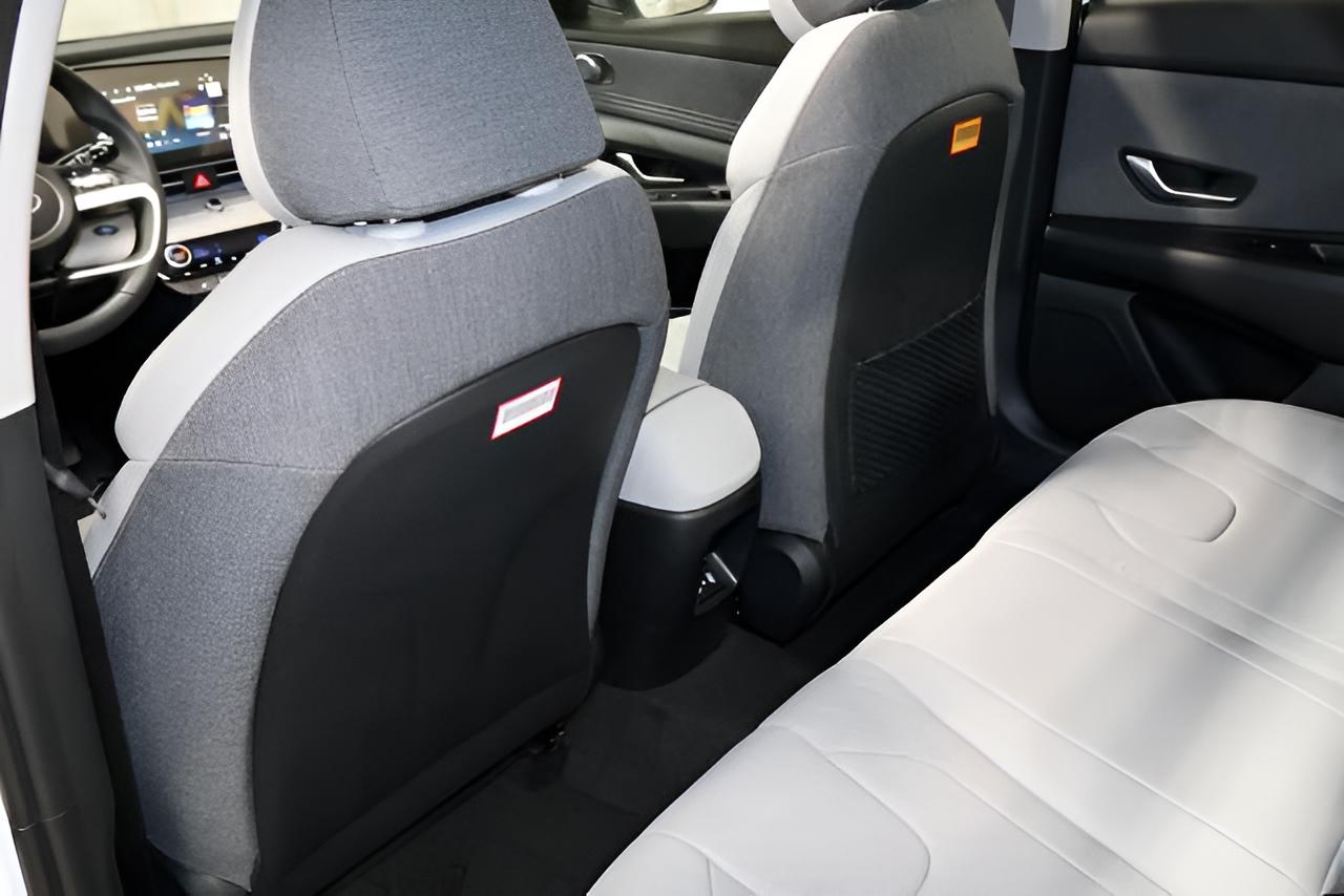 2026 Hyundai ELANTRA Limited Sedan