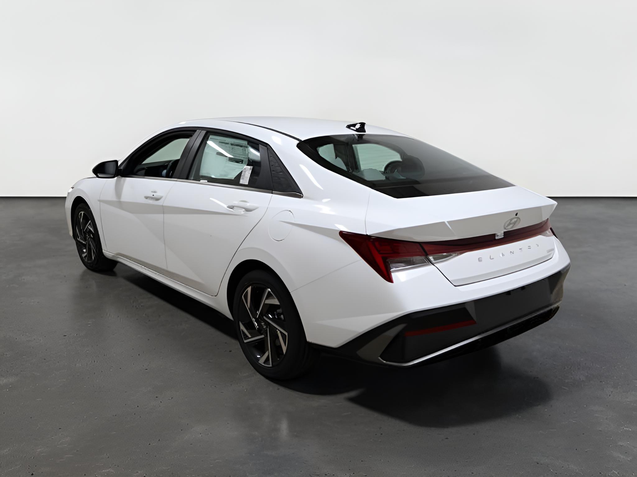 2026 Hyundai ELANTRA Limited Sedan