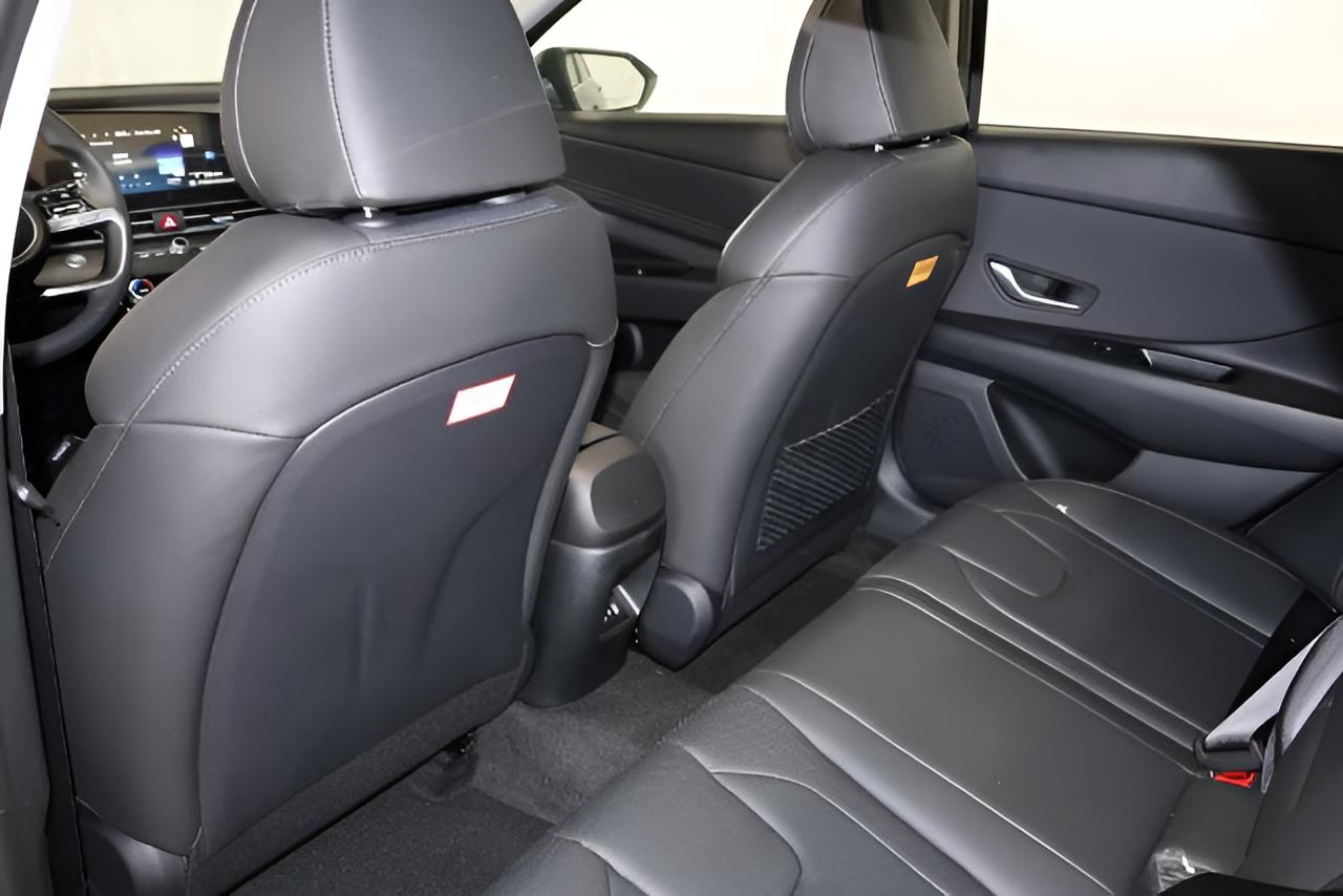 2026 Hyundai ELANTRA Limited Sedan