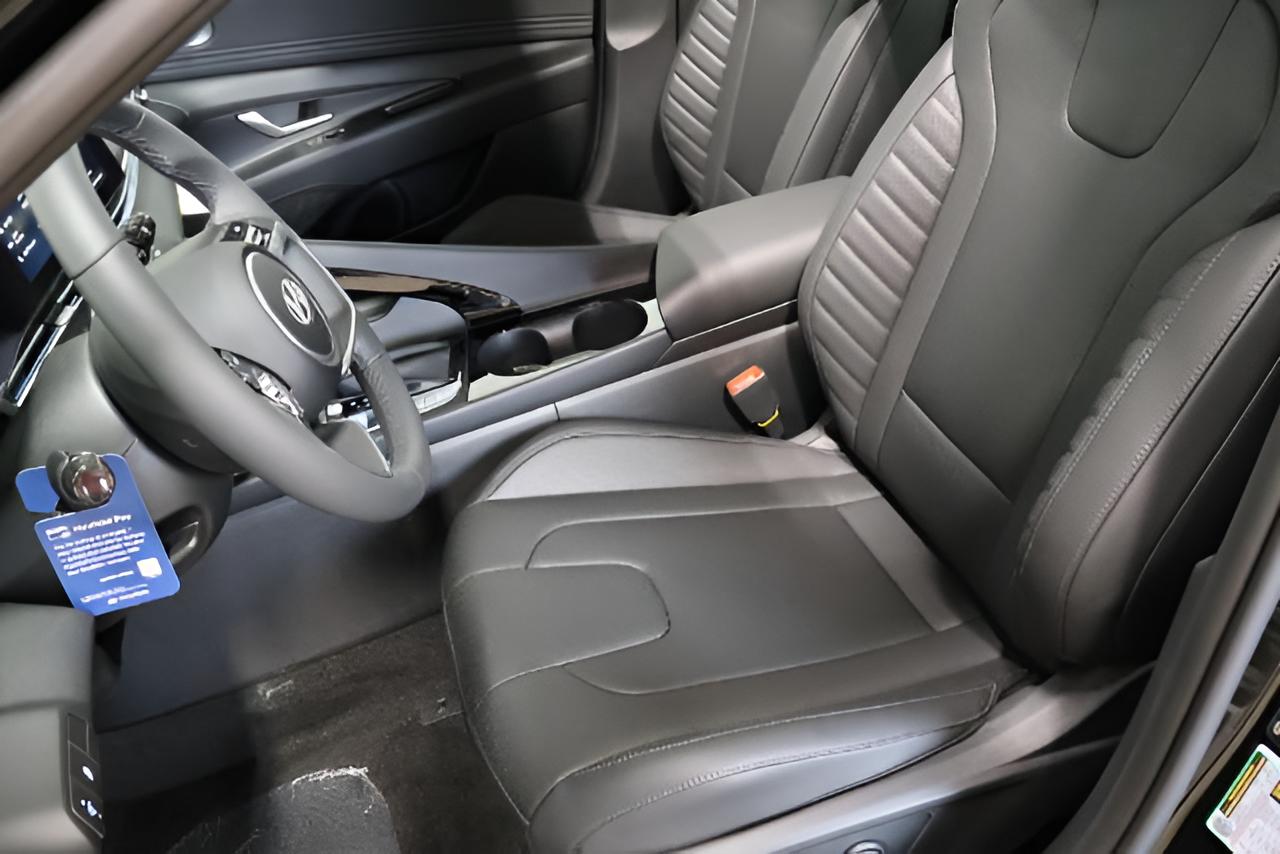 2026 Hyundai ELANTRA Limited Sedan