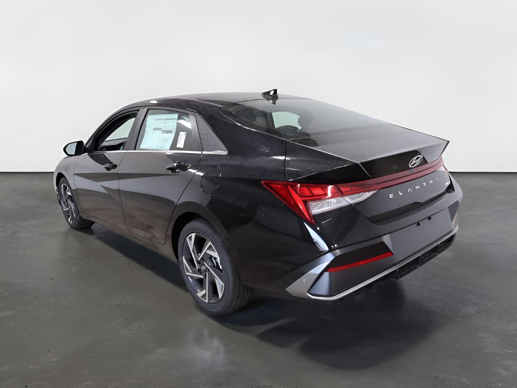 2026 Hyundai ELANTRA Limited Sedan