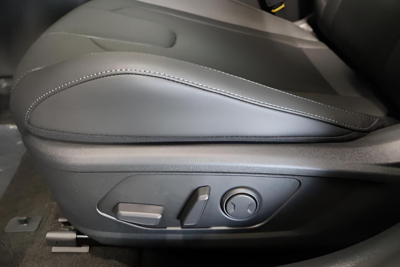 2026 Hyundai ELANTRA Limited Sedan