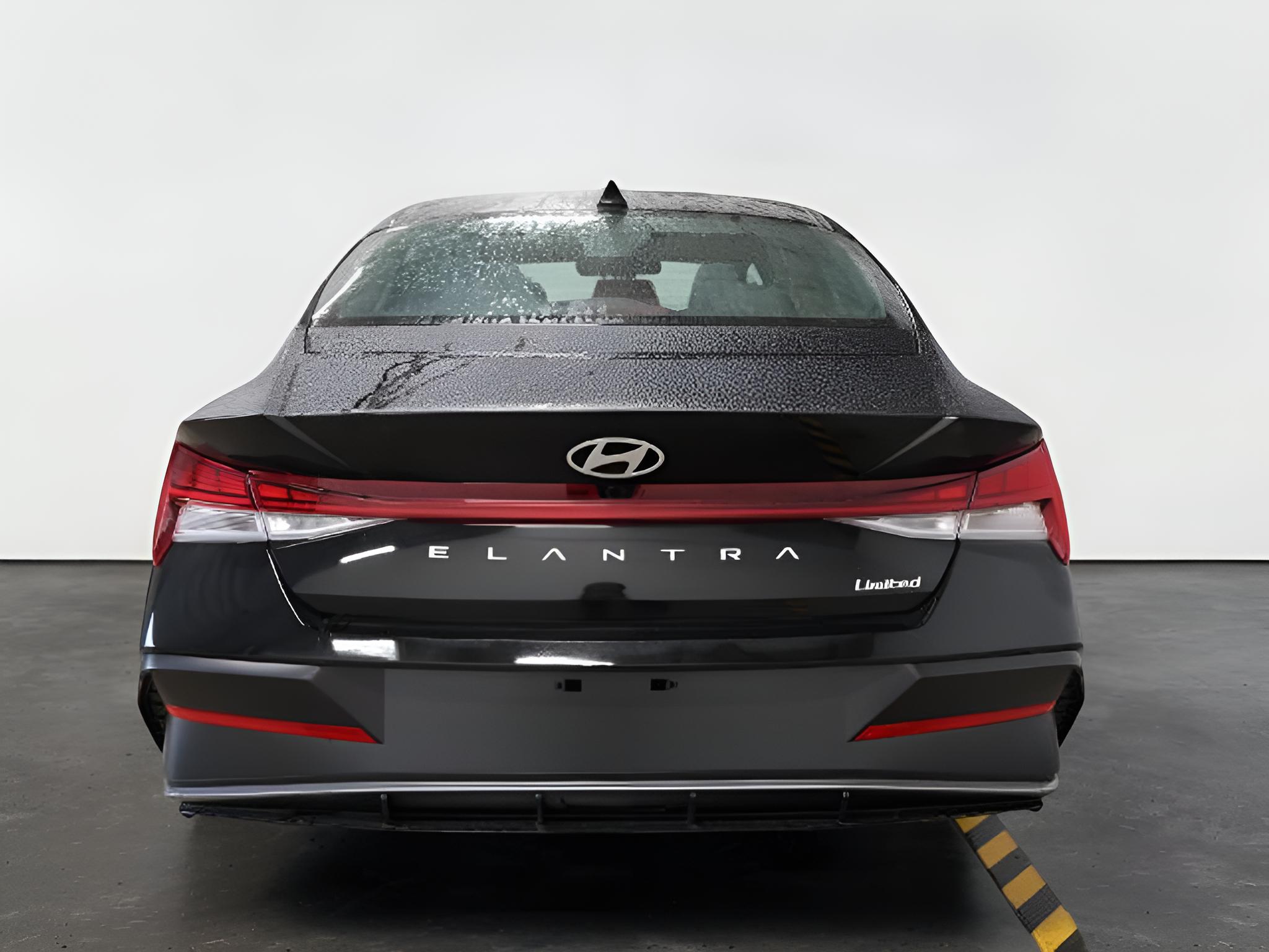 2026 Hyundai ELANTRA Limited Sedan