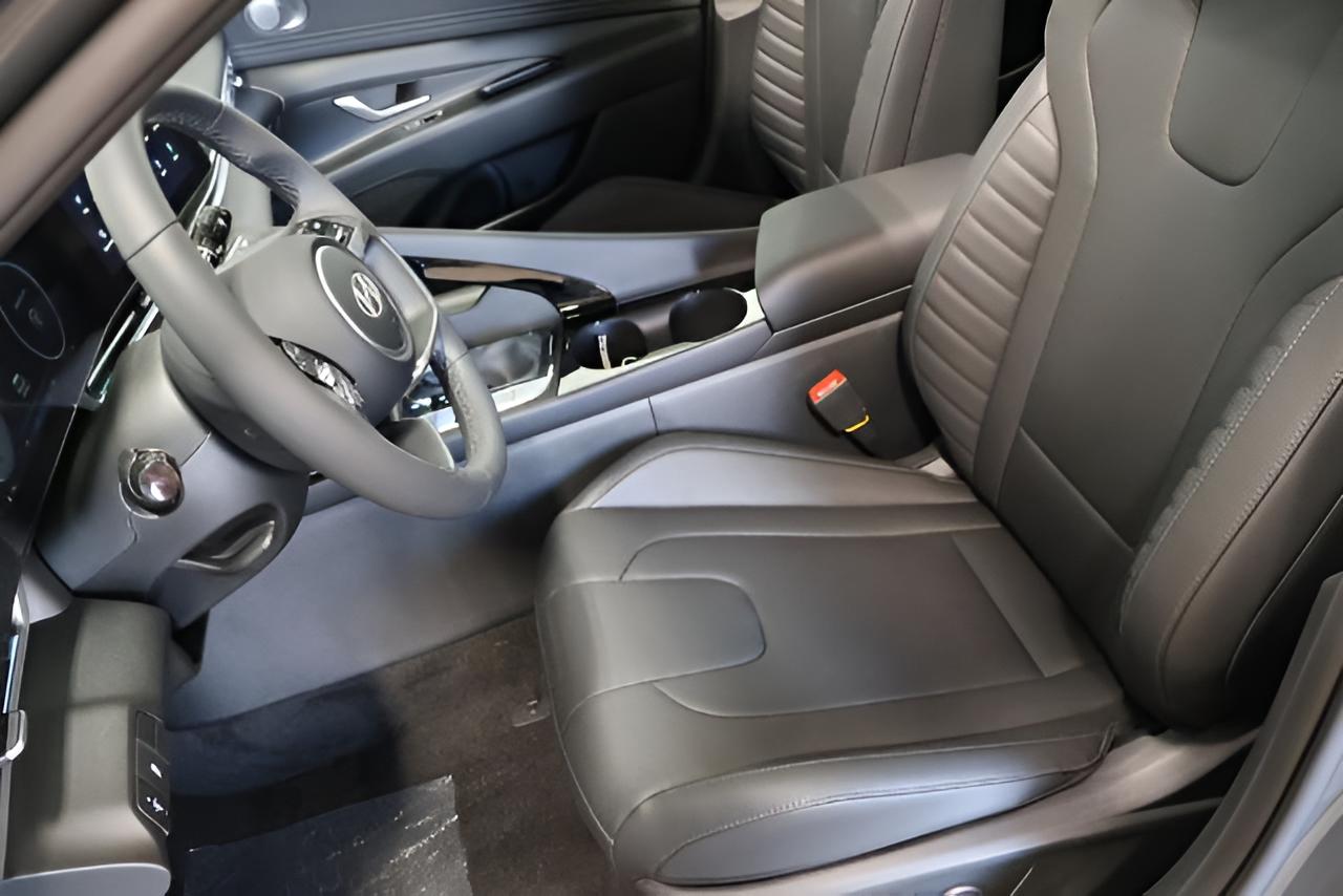 2026 Hyundai ELANTRA Limited Sedan