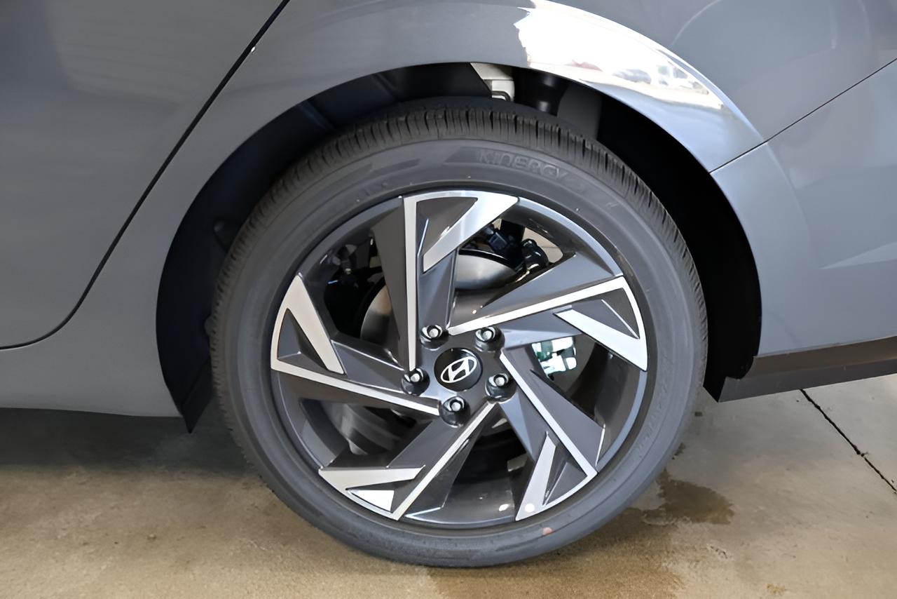 2026 Hyundai ELANTRA Limited Sedan