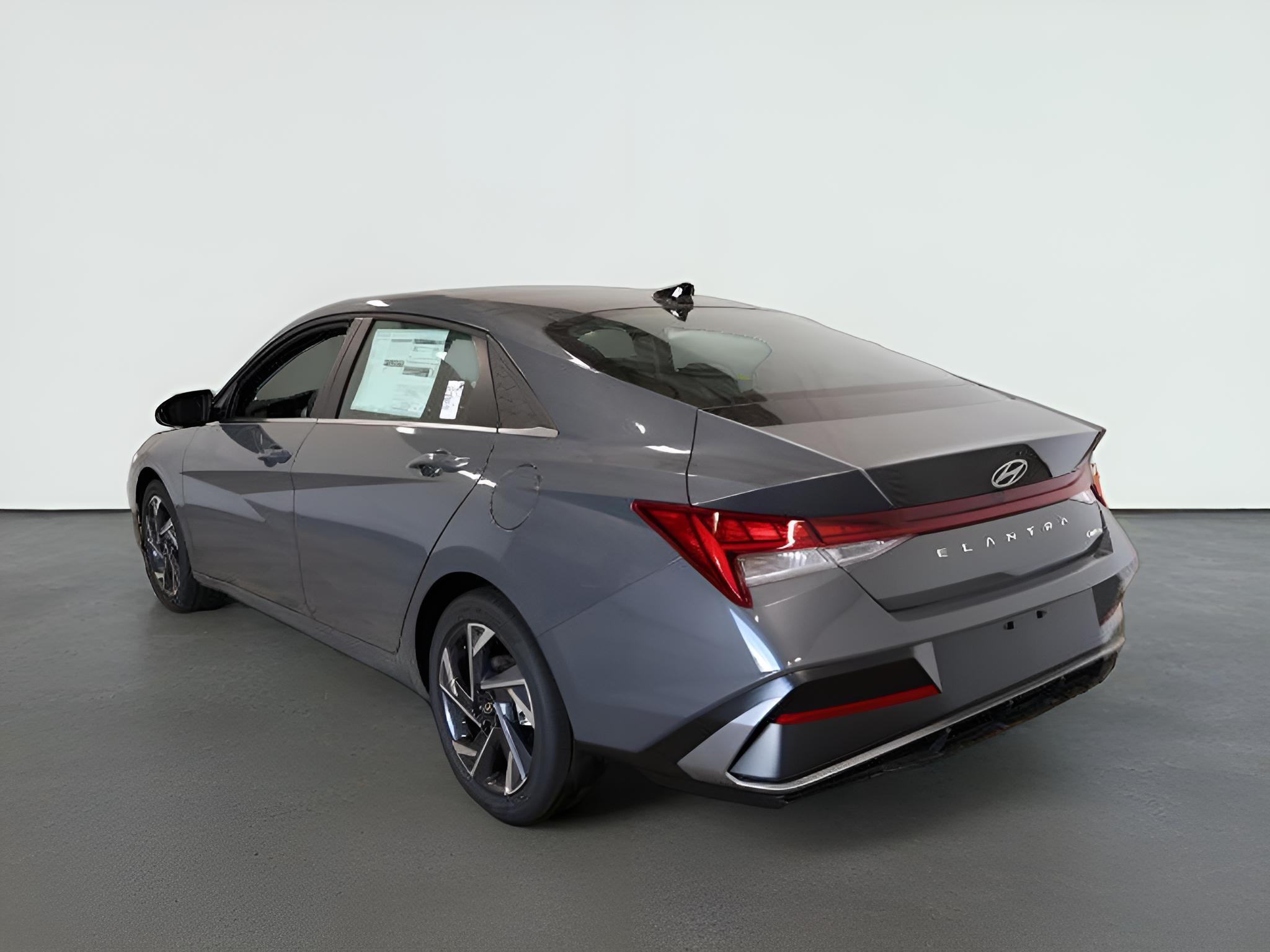 2026 Hyundai ELANTRA Limited Sedan