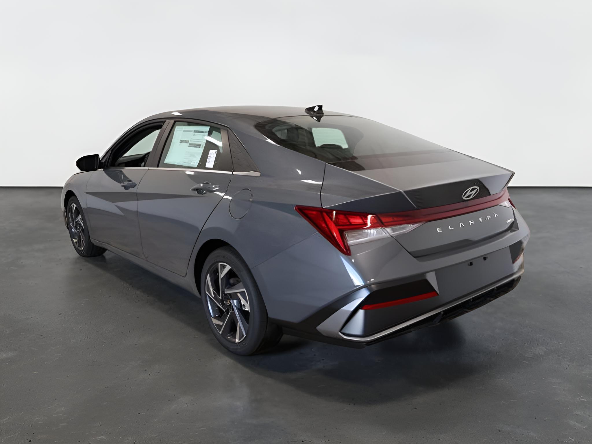 2026 Hyundai ELANTRA Limited Sedan