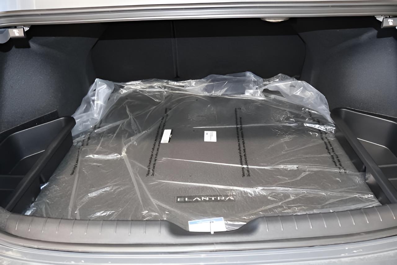 2026 Hyundai ELANTRA Limited Sedan