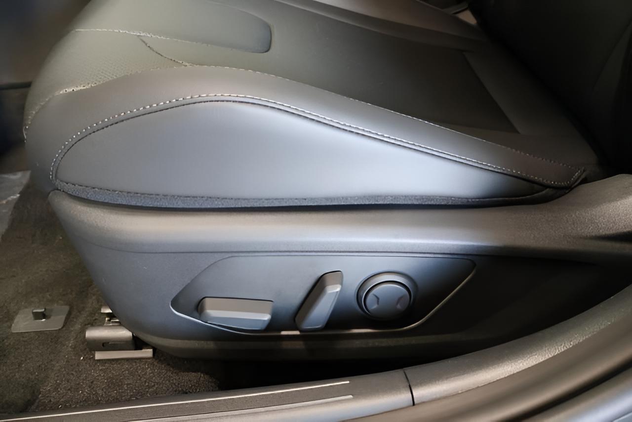 2026 Hyundai ELANTRA Limited Sedan