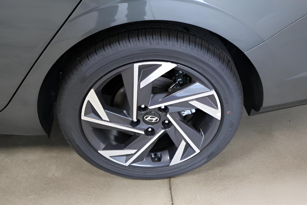 2026 Hyundai ELANTRA Limited Sedan