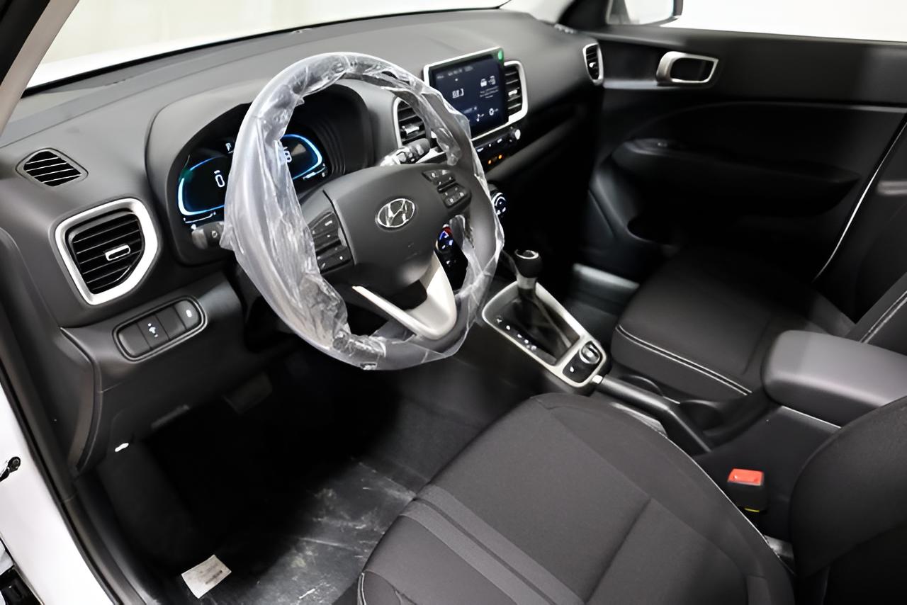 2026 Hyundai VENUE SEL FWD