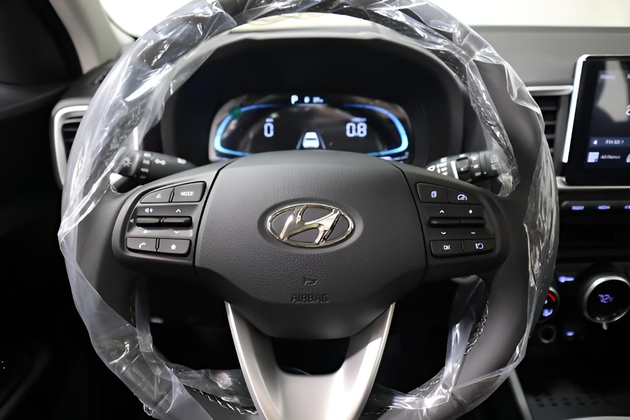 2026 Hyundai VENUE SEL FWD