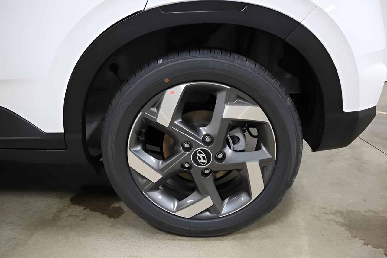 2026 Hyundai VENUE SEL FWD