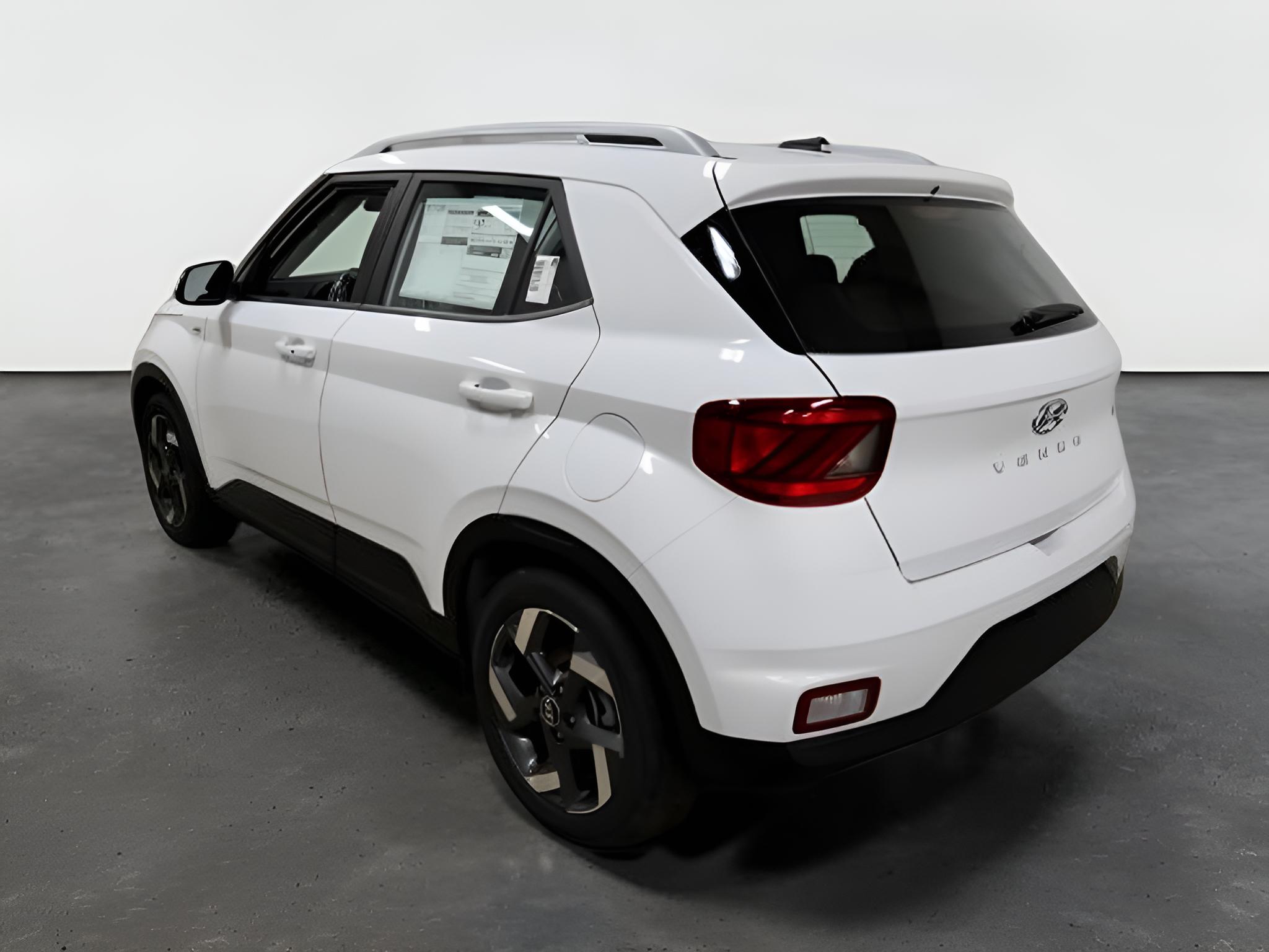 2026 Hyundai VENUE SEL FWD