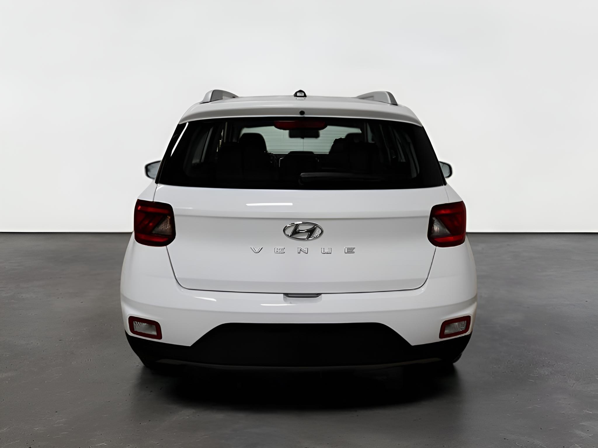 2026 Hyundai VENUE SEL FWD
