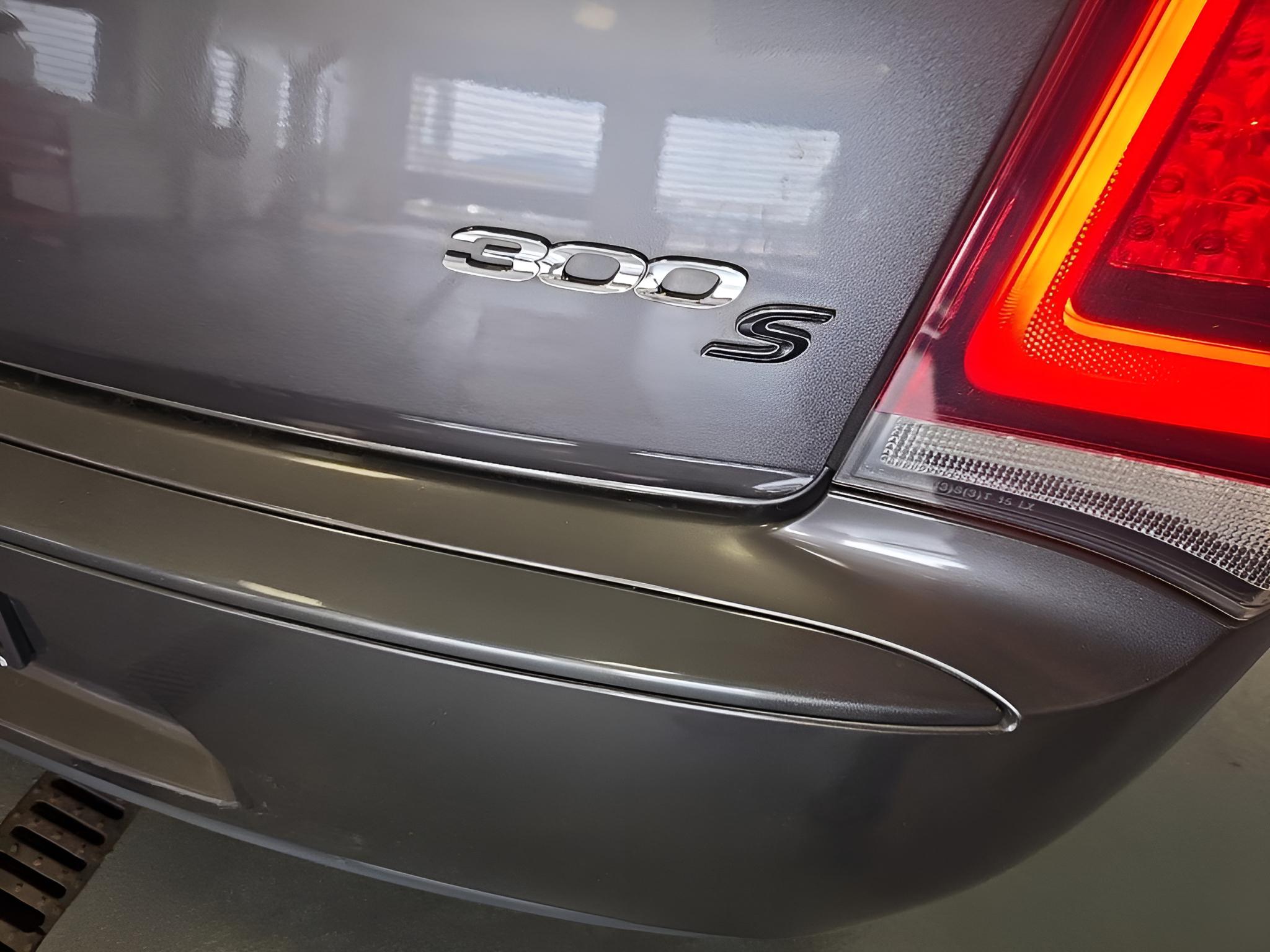 2015 Chrysler 300 300S