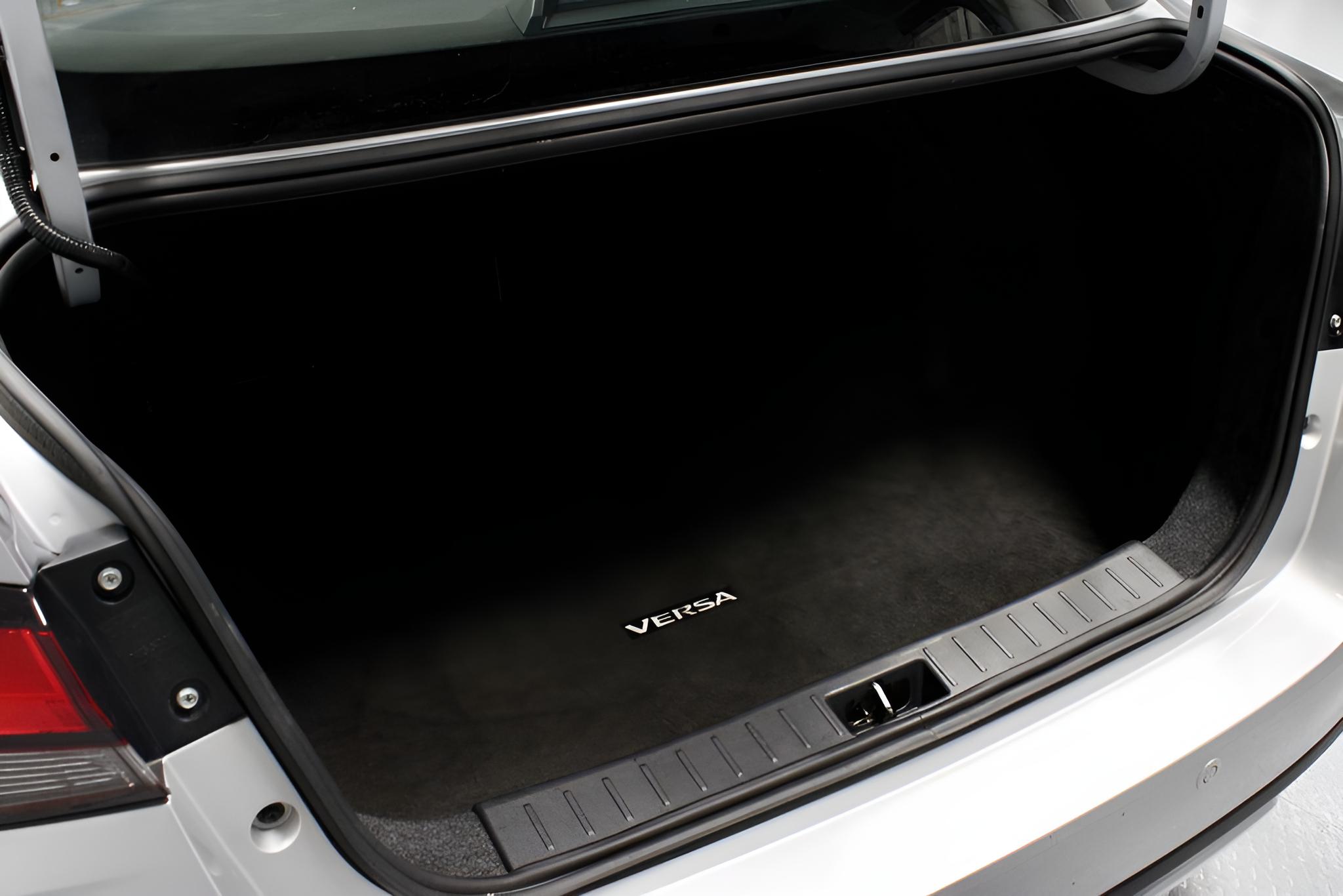 2024 Nissan Versa SV