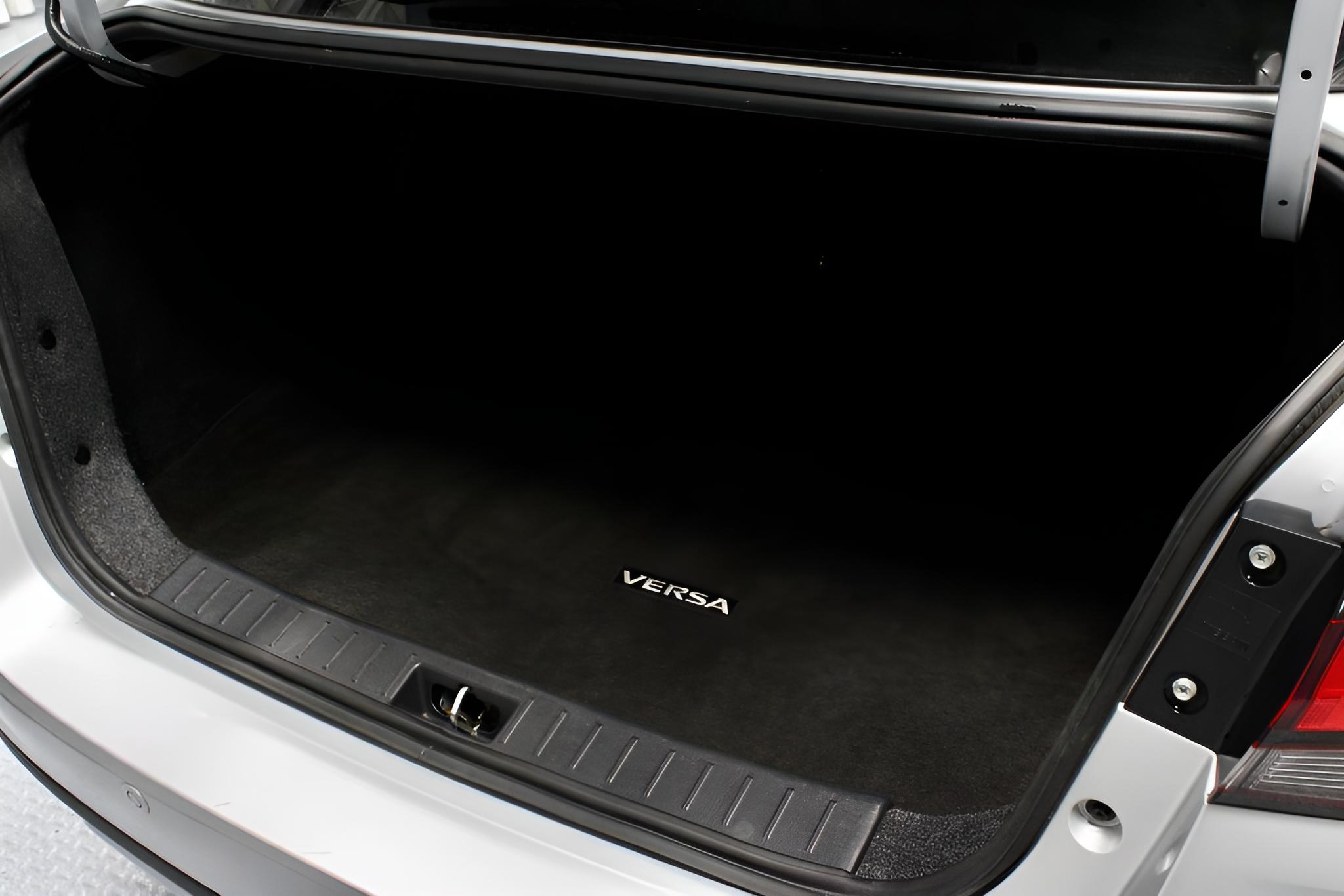 2024 Nissan Versa SV