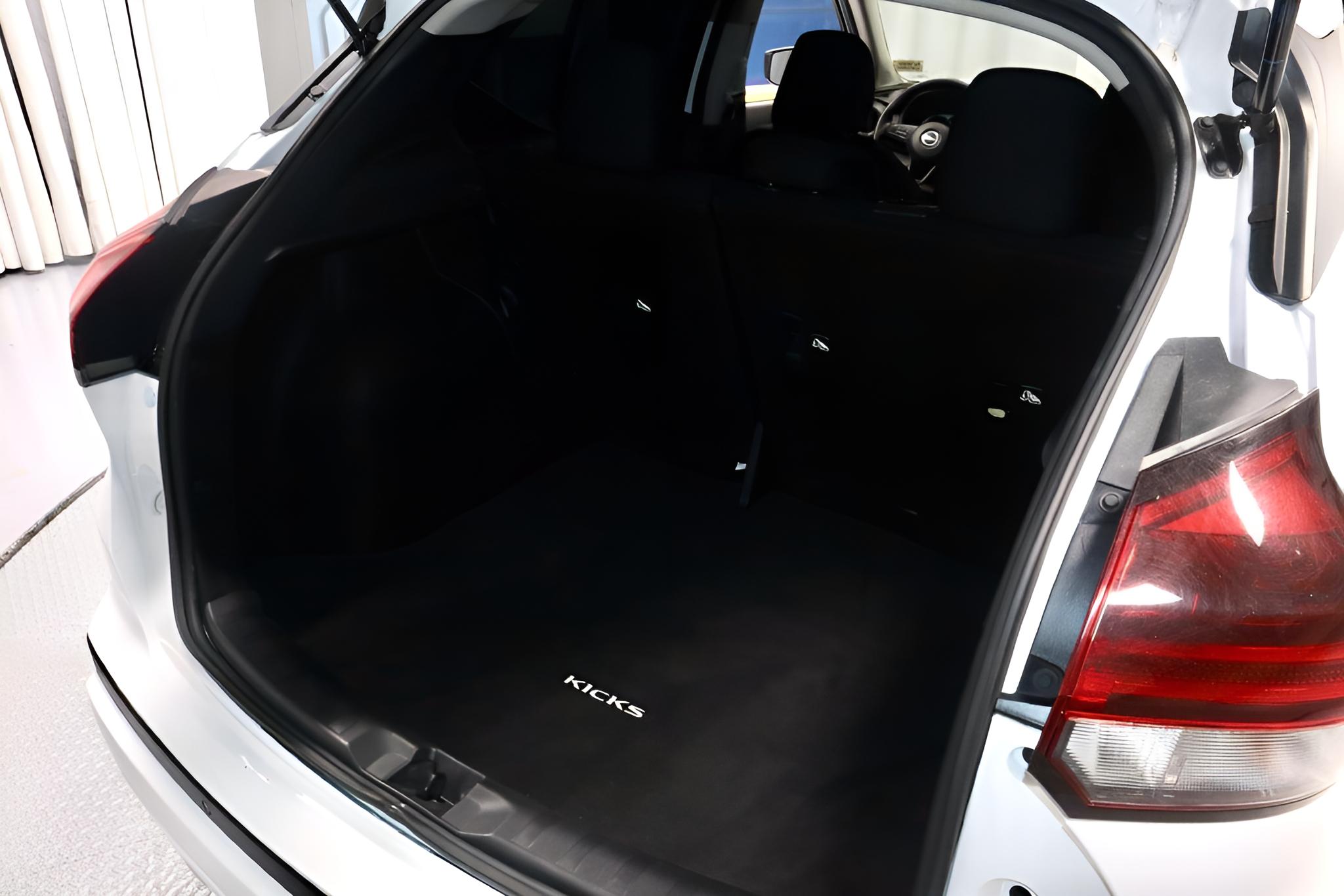 2024 Nissan Kicks S FWD