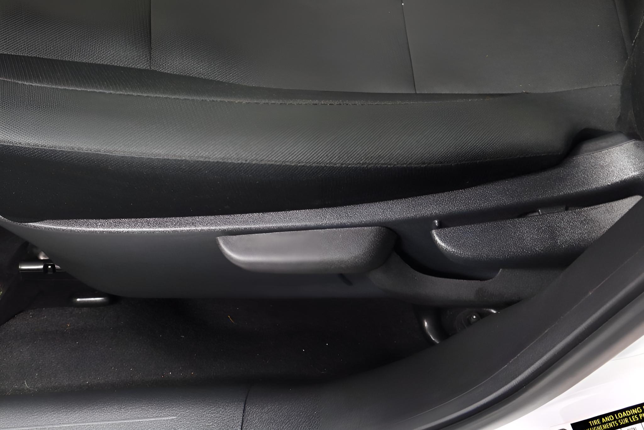 2024 Nissan Kicks S FWD