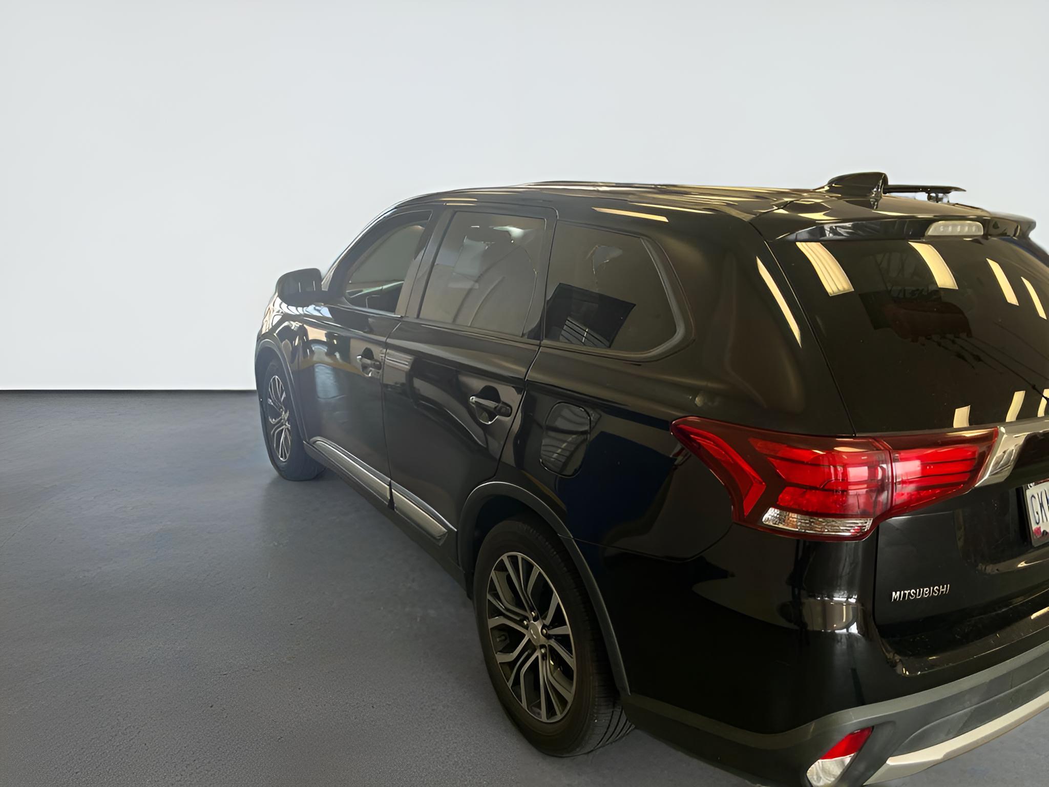 2018 Mitsubishi Outlander SE