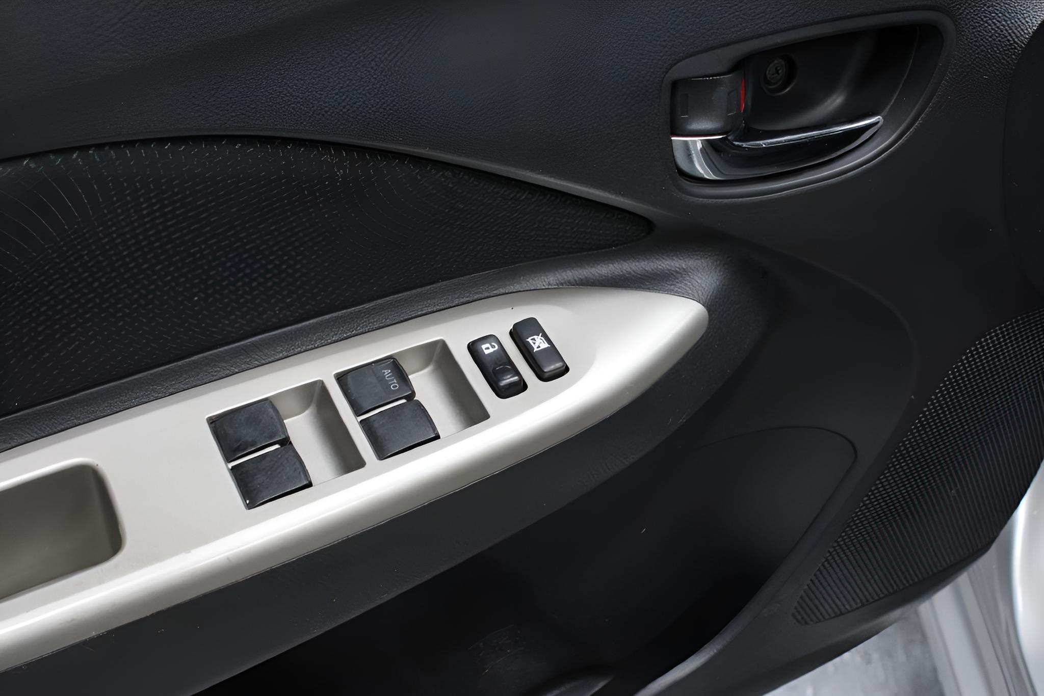 2010 Toyota Yaris Base