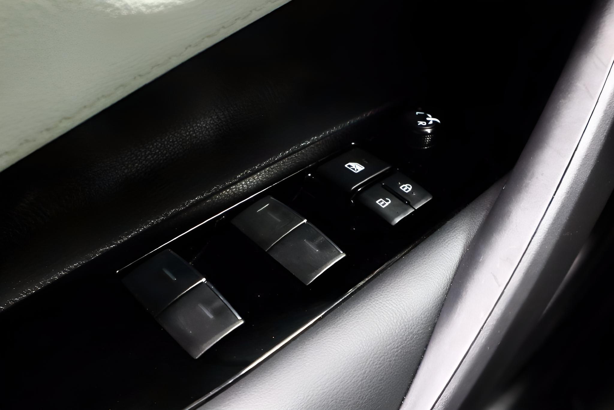 2025 Toyota Corolla Hatchback SE