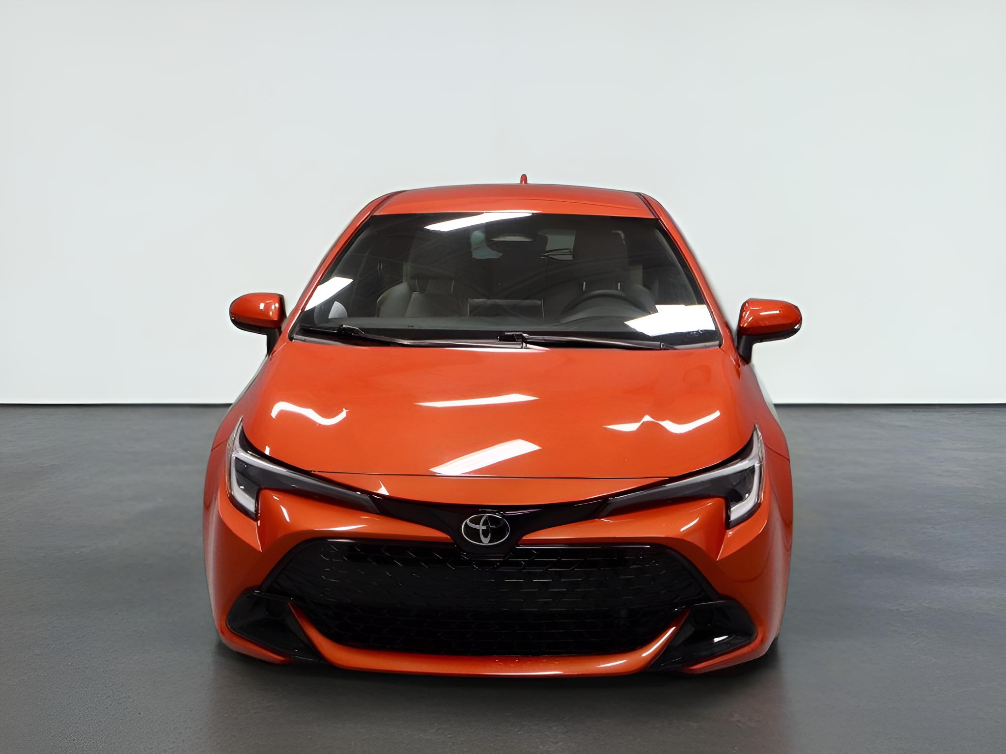 2025 Toyota Corolla Hatchback SE