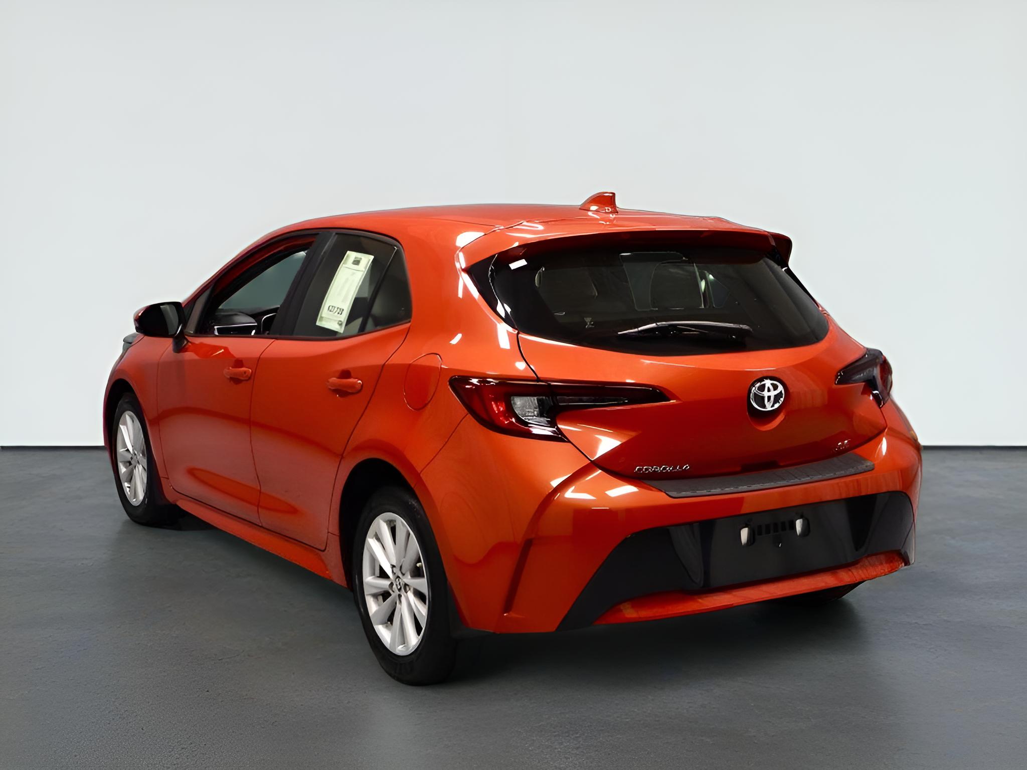 2025 Toyota Corolla Hatchback SE