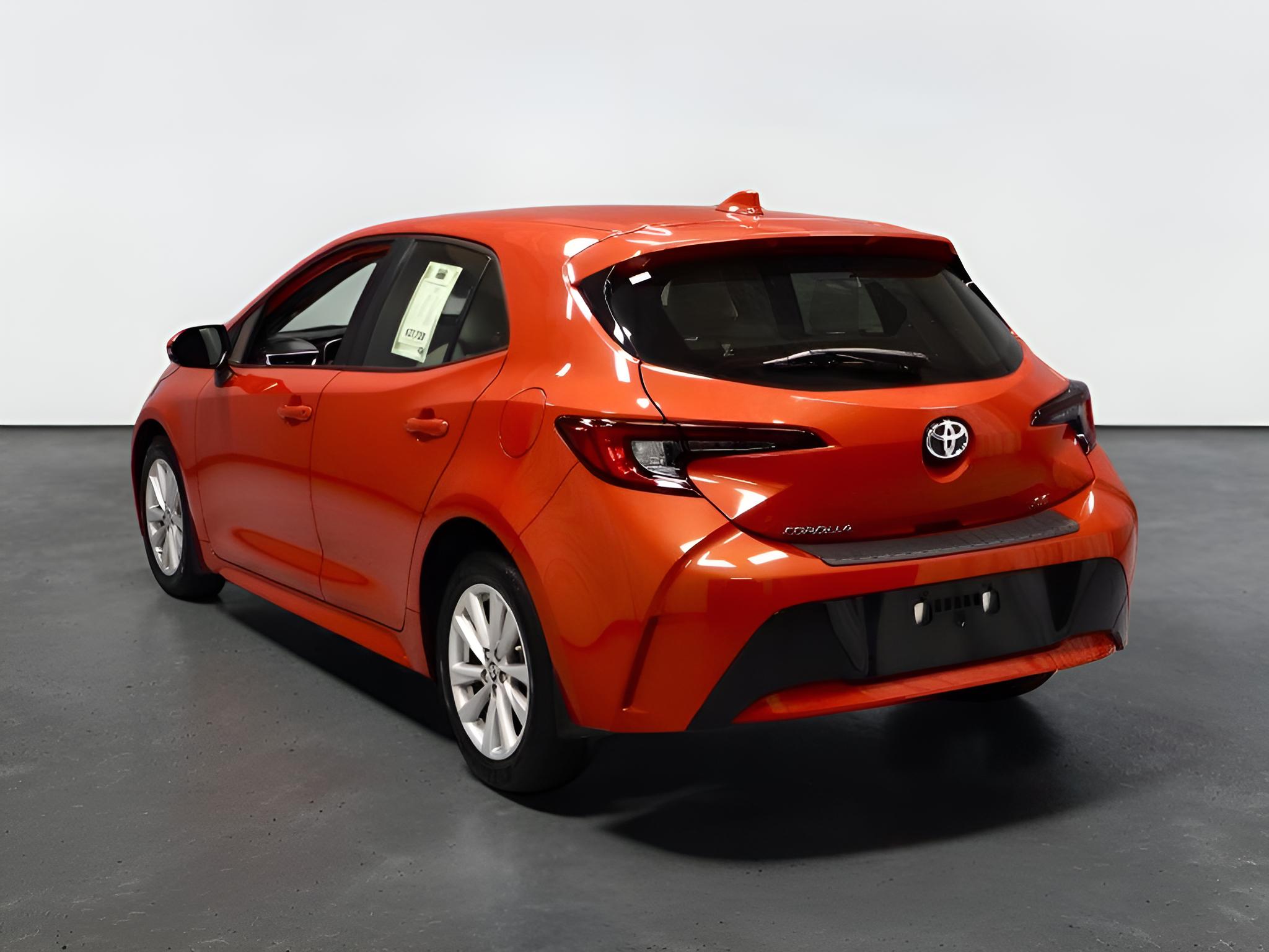 2025 Toyota Corolla Hatchback SE