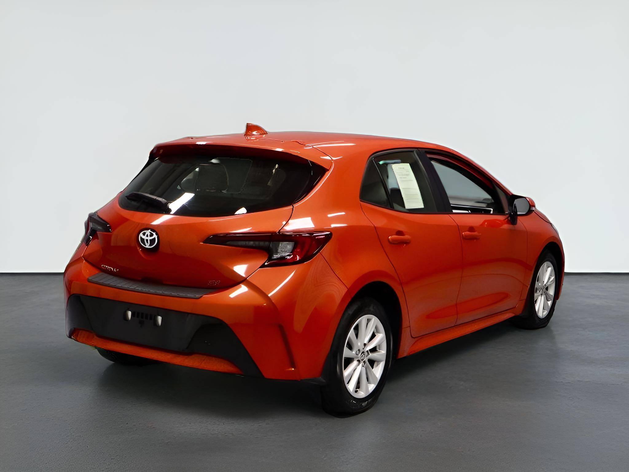2025 Toyota Corolla Hatchback SE