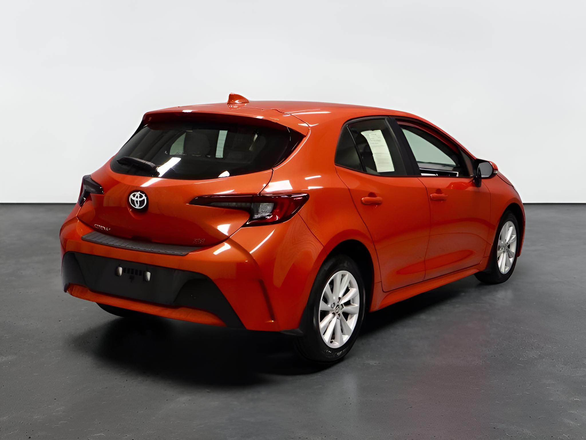 2025 Toyota Corolla Hatchback SE