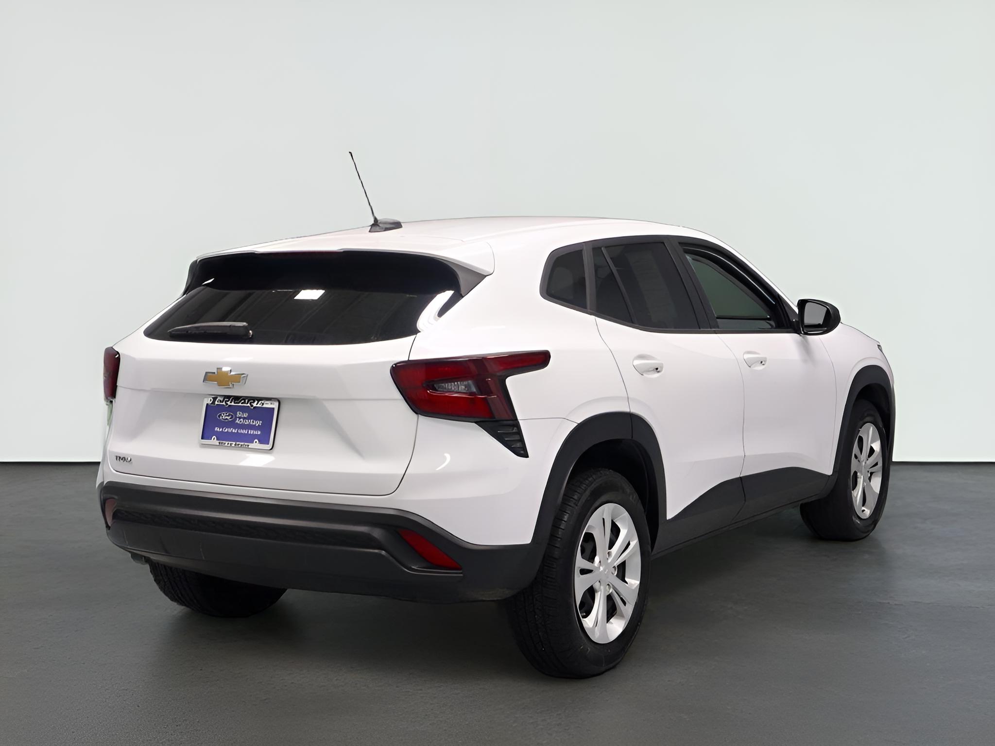 2025 Chevrolet Trax LS
