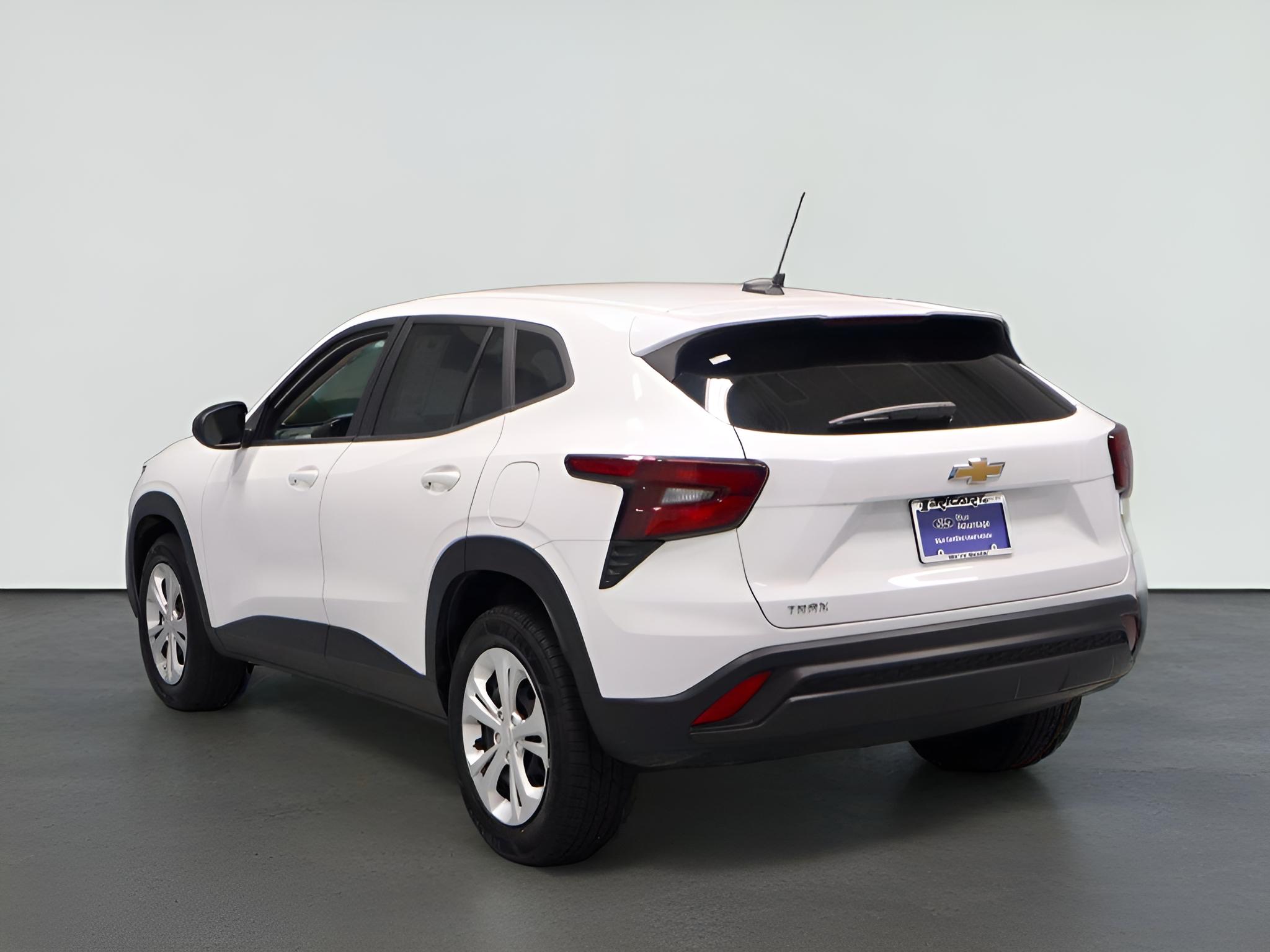 2025 Chevrolet Trax LS
