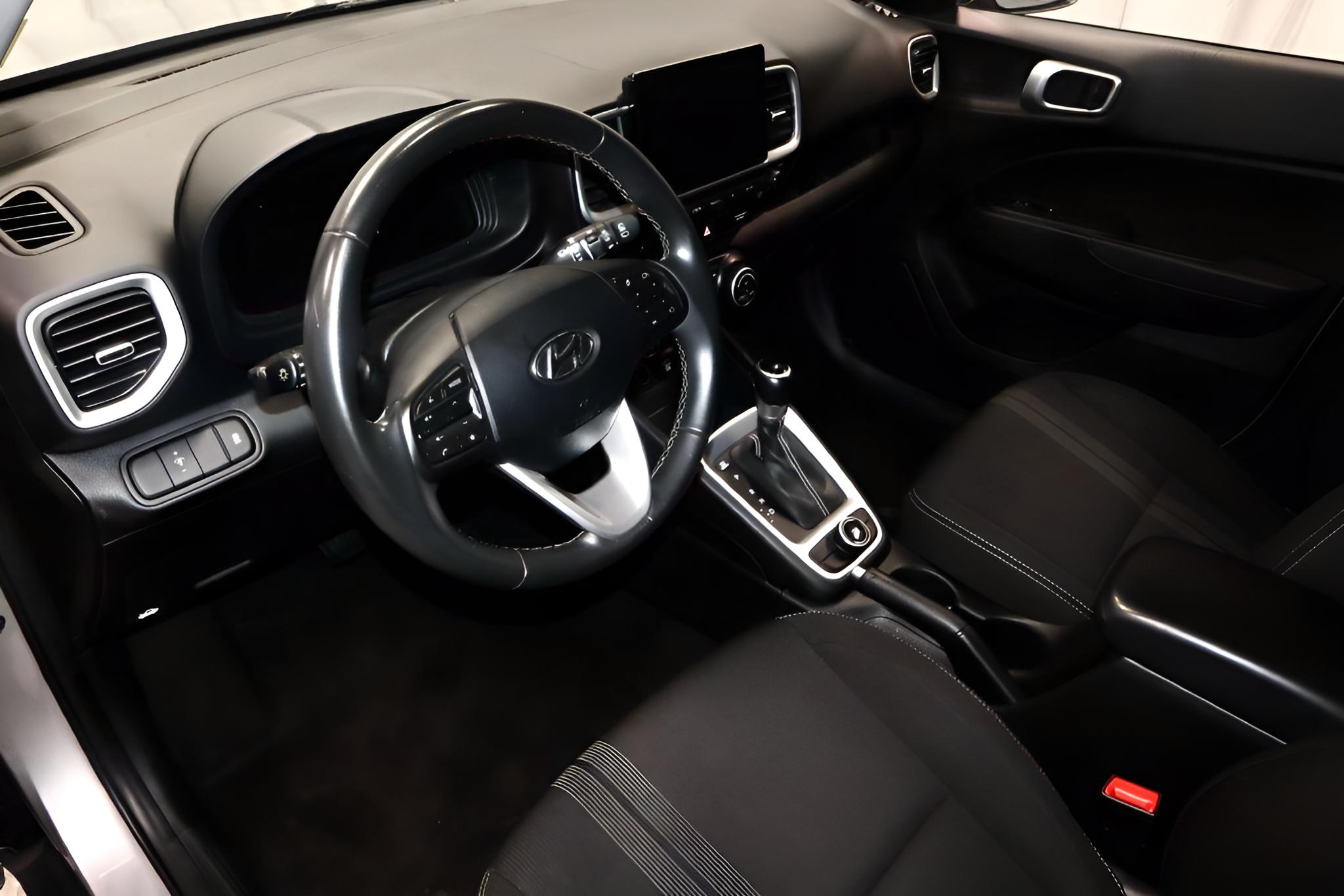 2025 Hyundai VENUE SEL