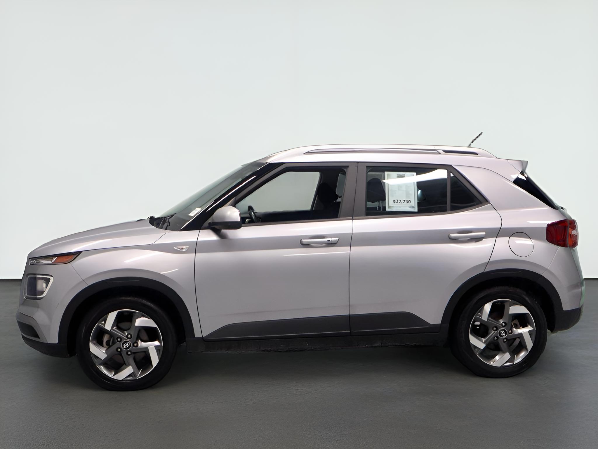 2025 Hyundai VENUE SEL