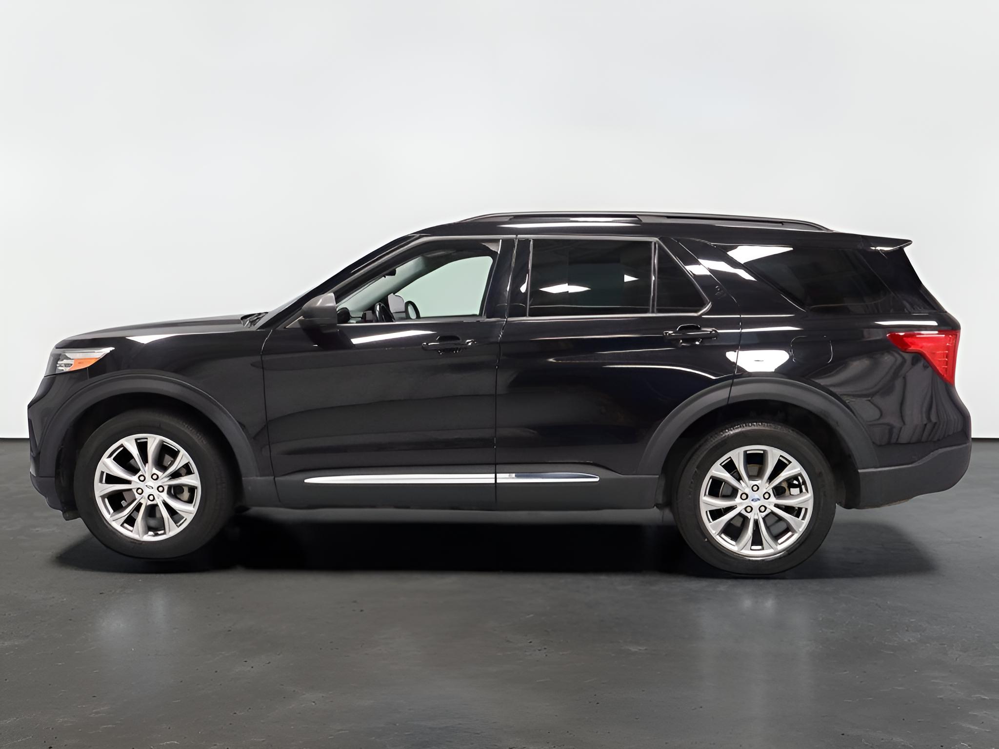 2023 Ford Explorer XLT 4WD