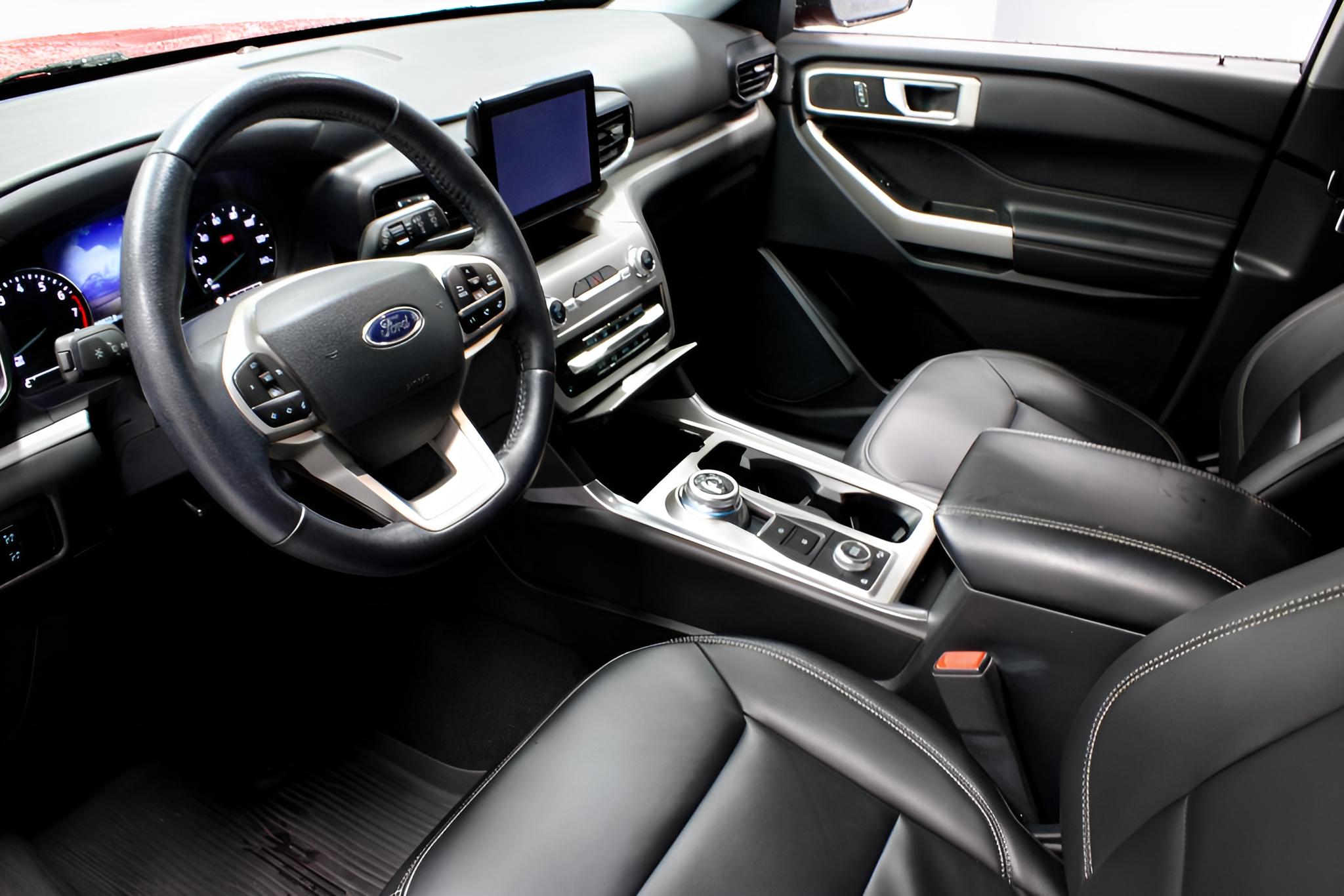2023 Ford Explorer XLT 4WD