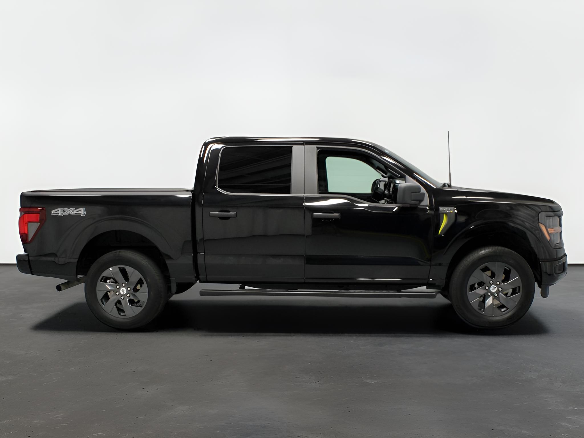 2025 Ford F-150 STX 4WD SuperCrew 5.5' Box