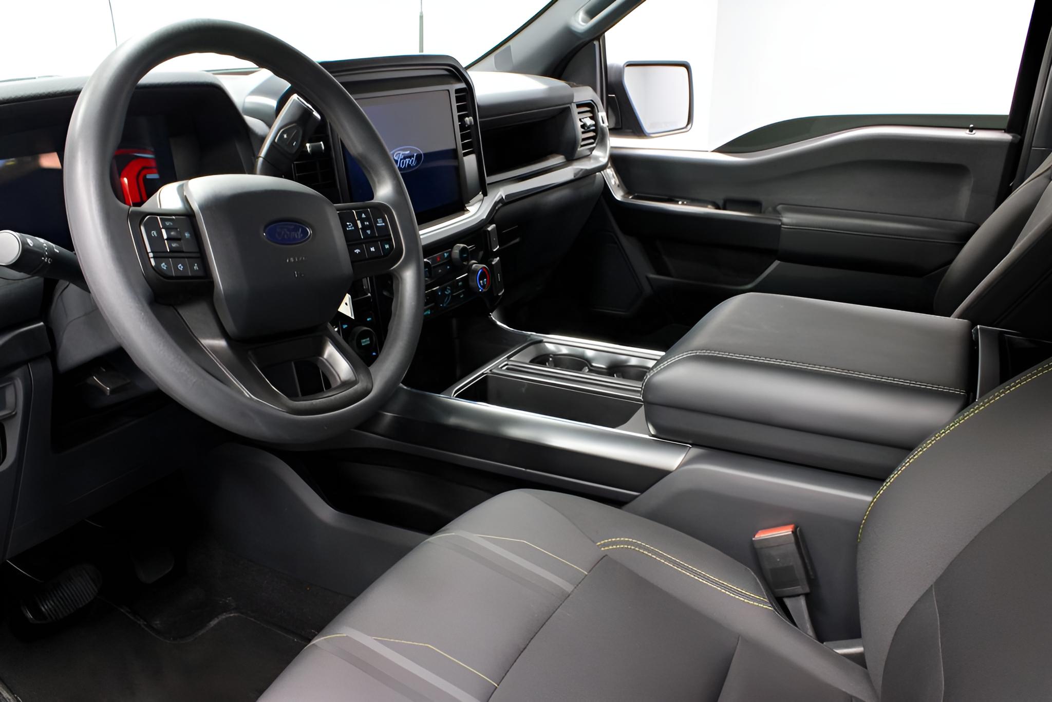 2025 Ford F-150 STX 4WD SuperCrew 5.5' Box