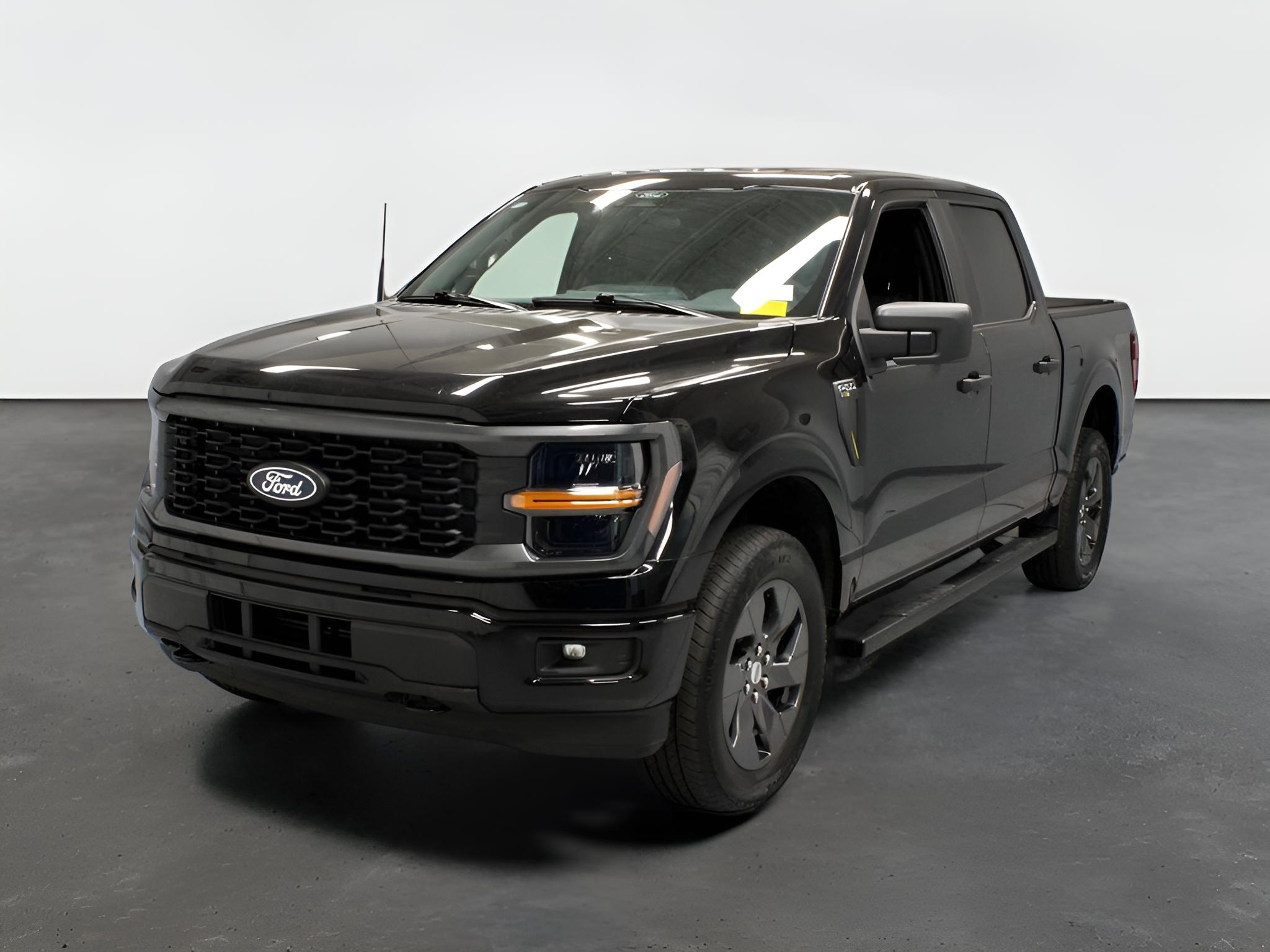 2025 Ford F-150 STX 4WD SuperCrew 5.5' Box