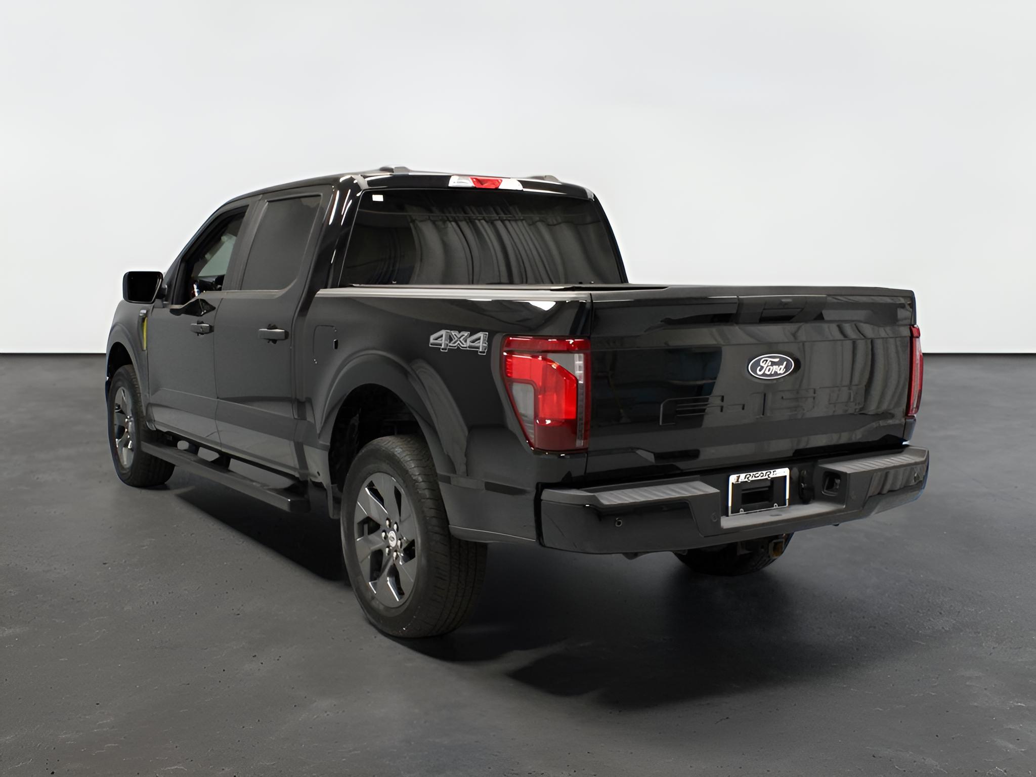 2025 Ford F-150 STX 4WD SuperCrew 5.5' Box